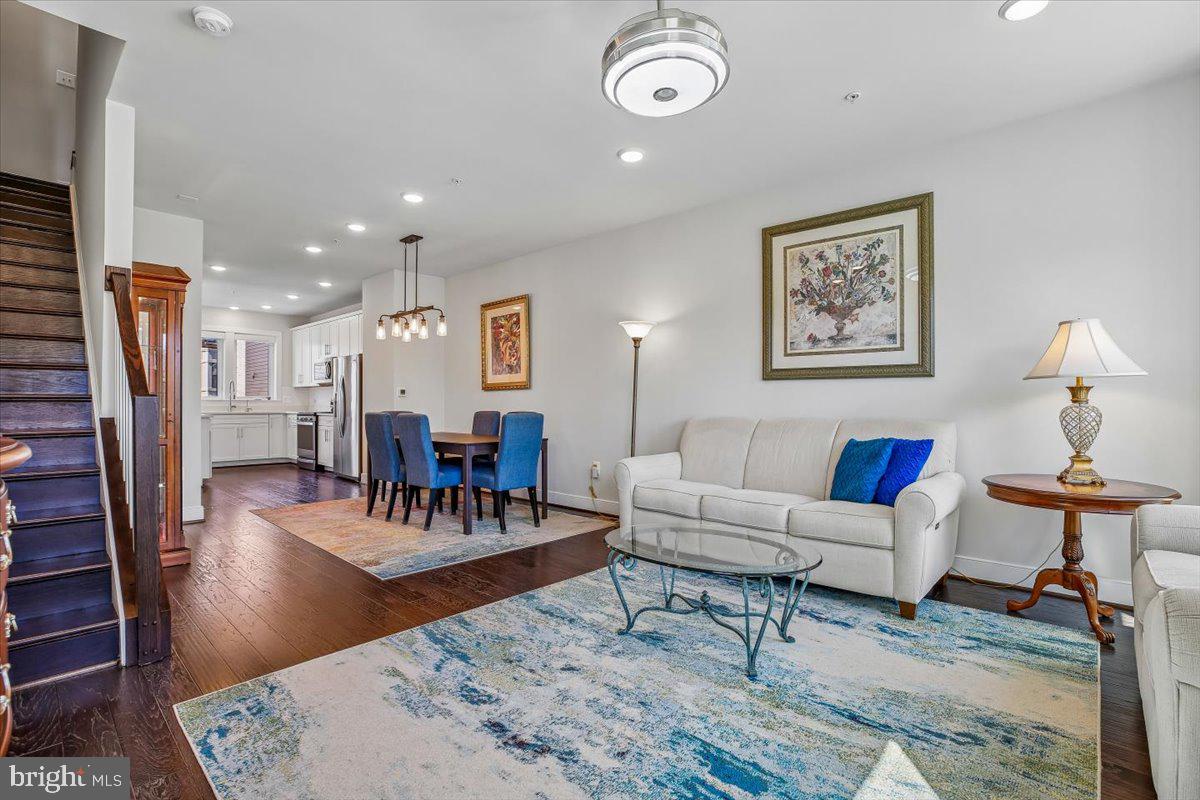 KING FARM IRVINGTON - Residential