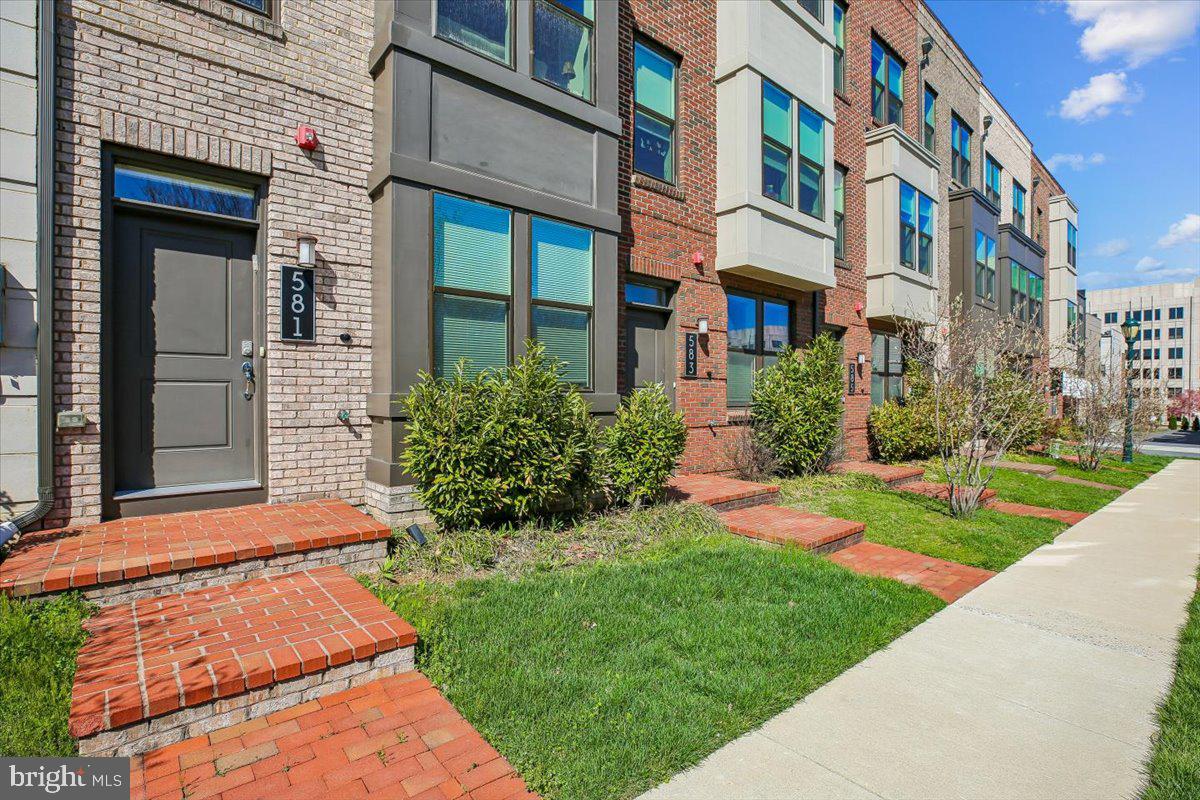 KING FARM IRVINGTON - Residential