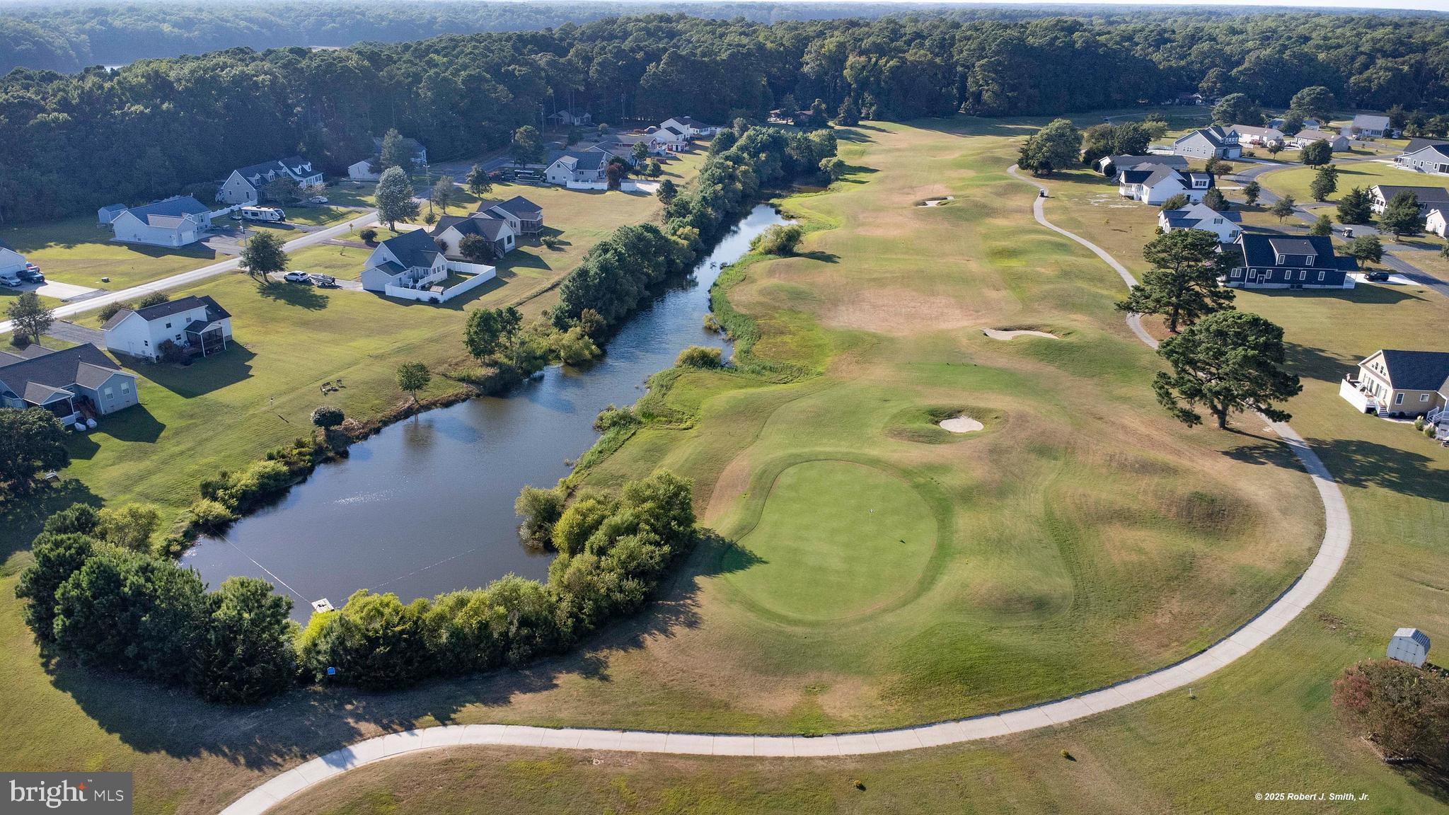 CAPTAIN'S COVE - Residential