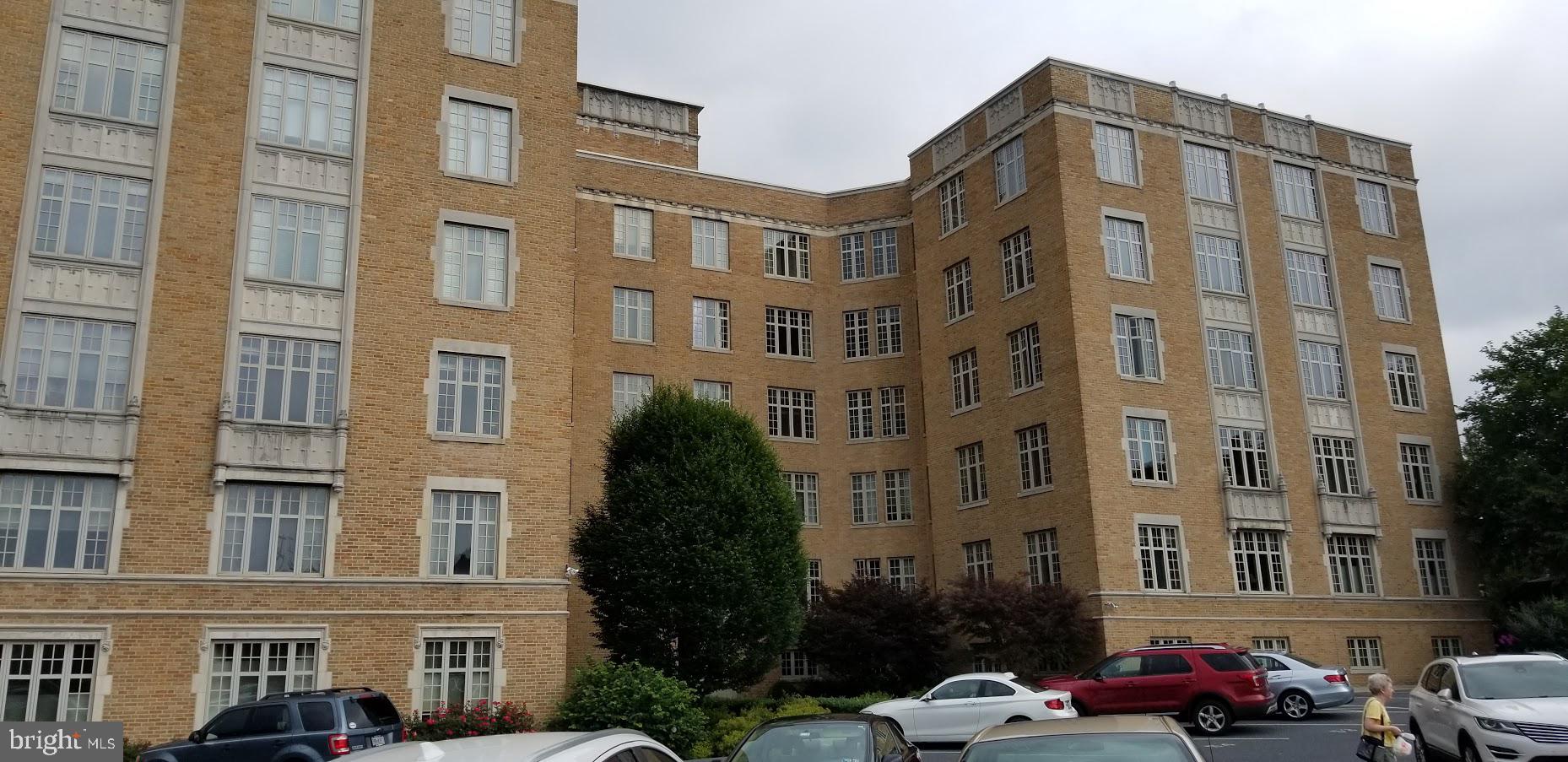 1 bedroom condo on 6th floor, unit #606. Dining room, living room, kitchen, in-unit laundry. $230.00 per month is the condo fee and utility fee. Owner of unit pays electric and cable over and above HOA fee.