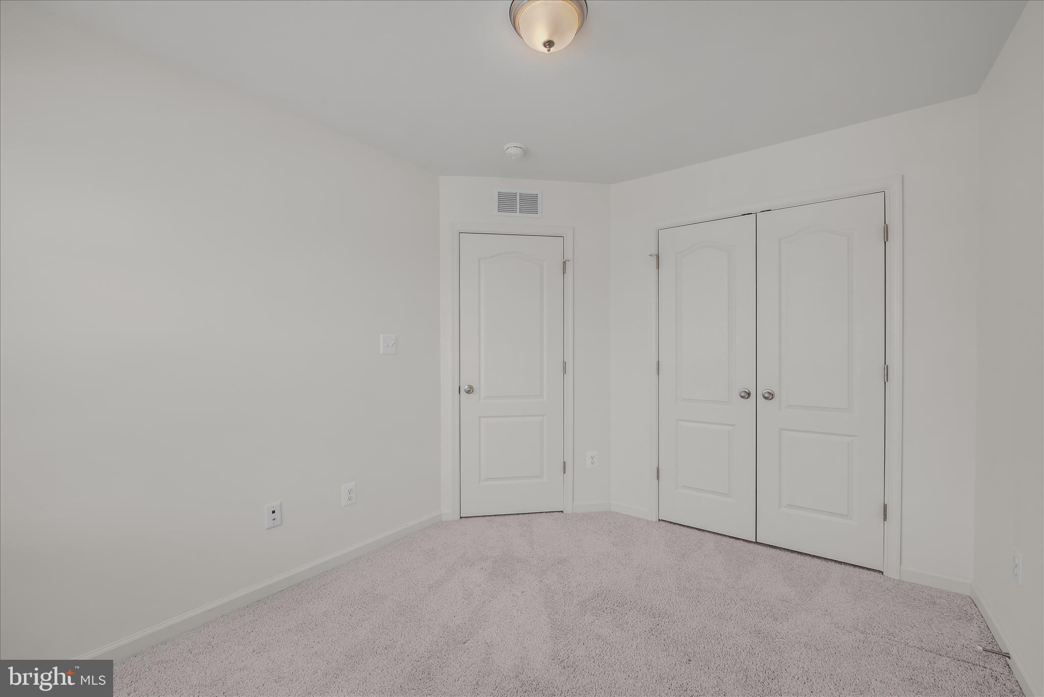 OVERLOOK AT RIVERSIDE TOWNHOMES - Residential