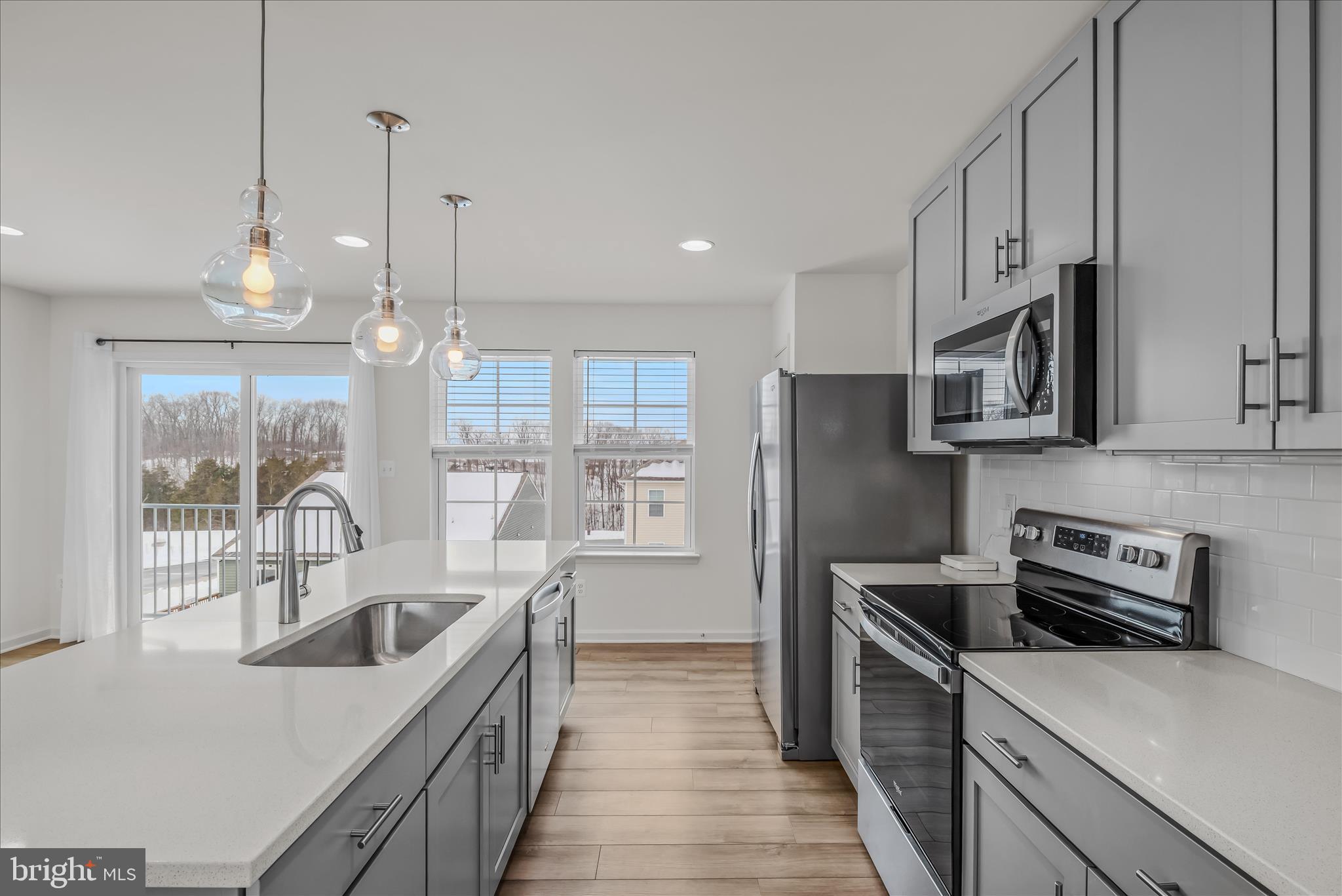 OVERLOOK AT RIVERSIDE TOWNHOMES - Residential