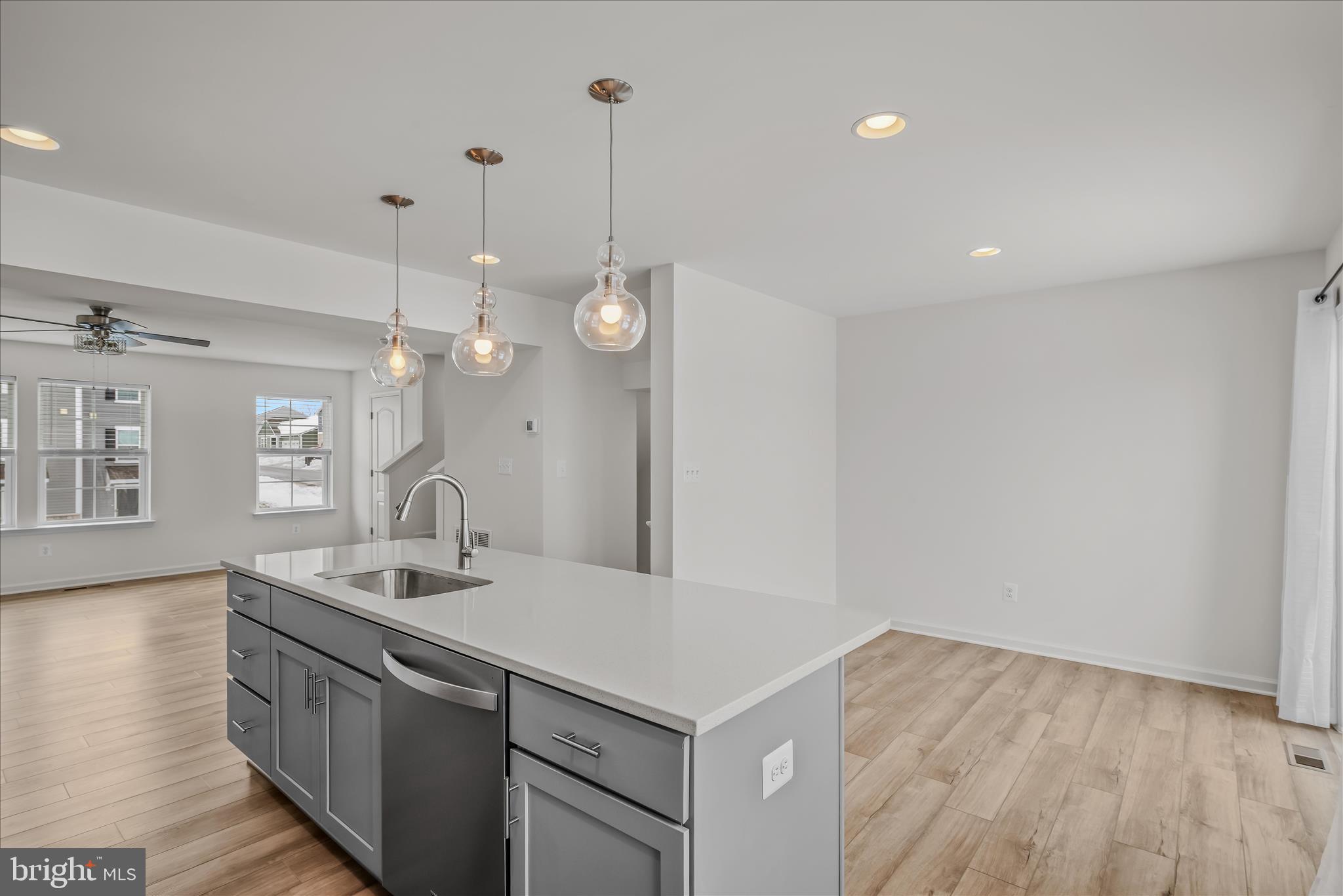 OVERLOOK AT RIVERSIDE TOWNHOMES - Residential