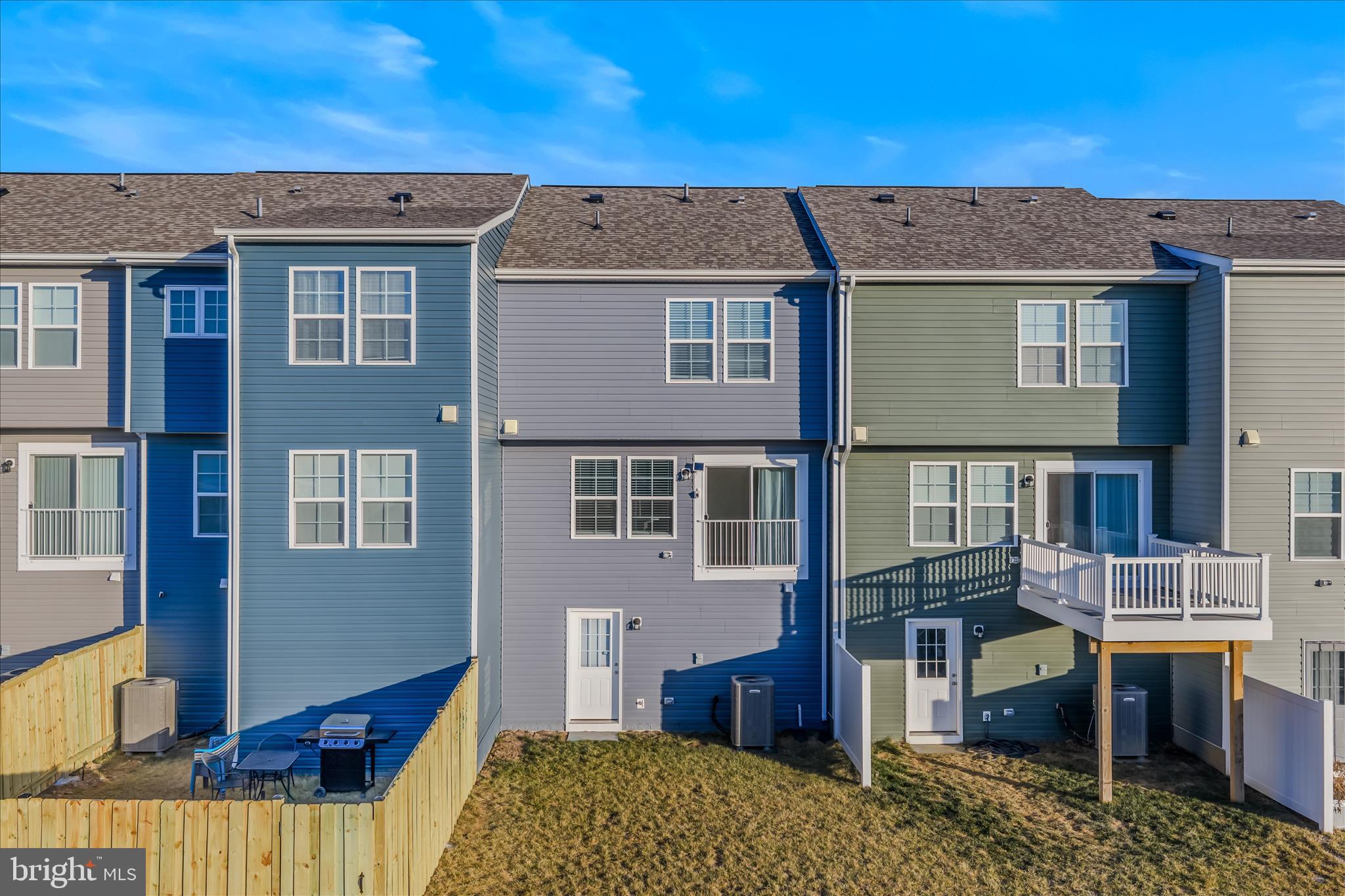OVERLOOK AT RIVERSIDE TOWNHOMES - Residential