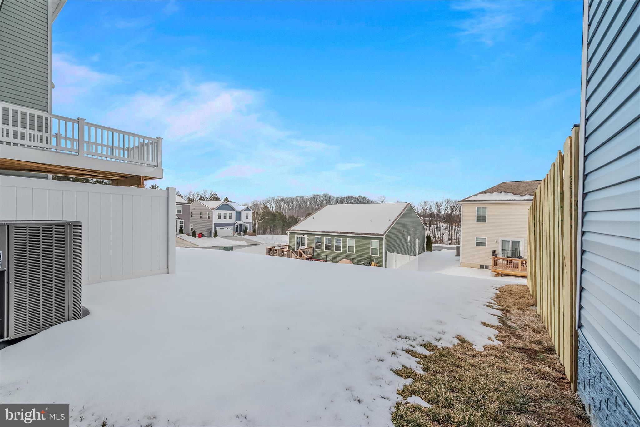 OVERLOOK AT RIVERSIDE TOWNHOMES - Residential