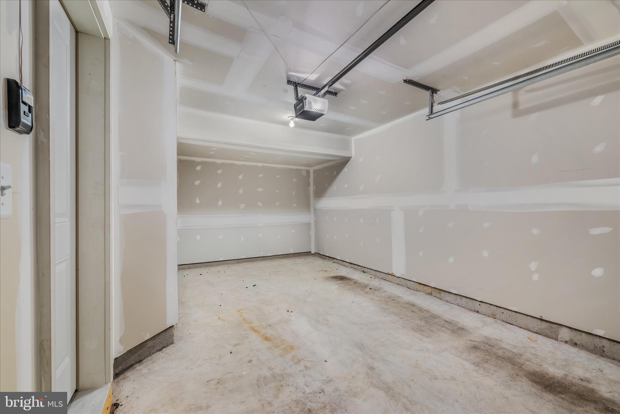 OVERLOOK AT RIVERSIDE TOWNHOMES - Residential