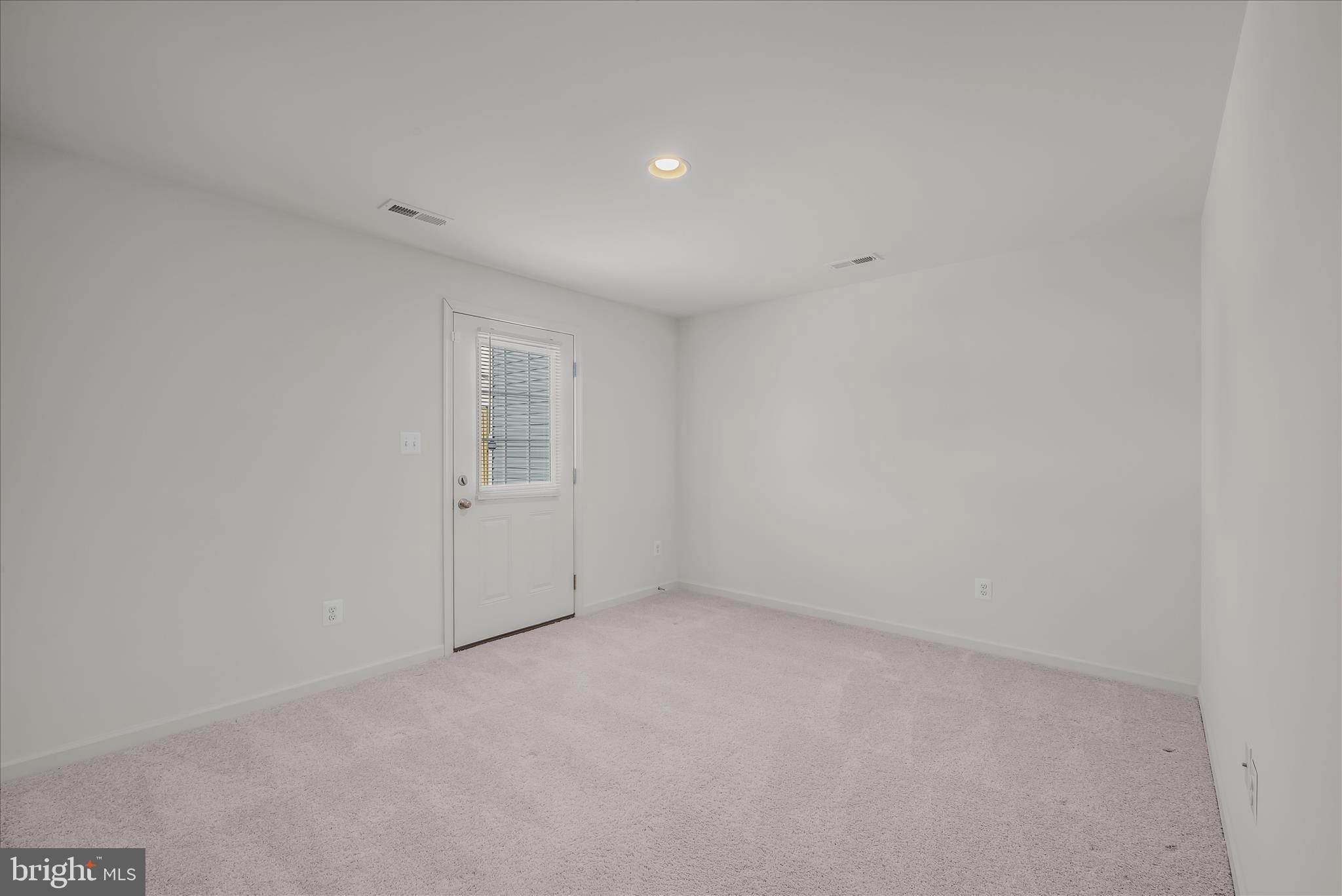 OVERLOOK AT RIVERSIDE TOWNHOMES - Residential