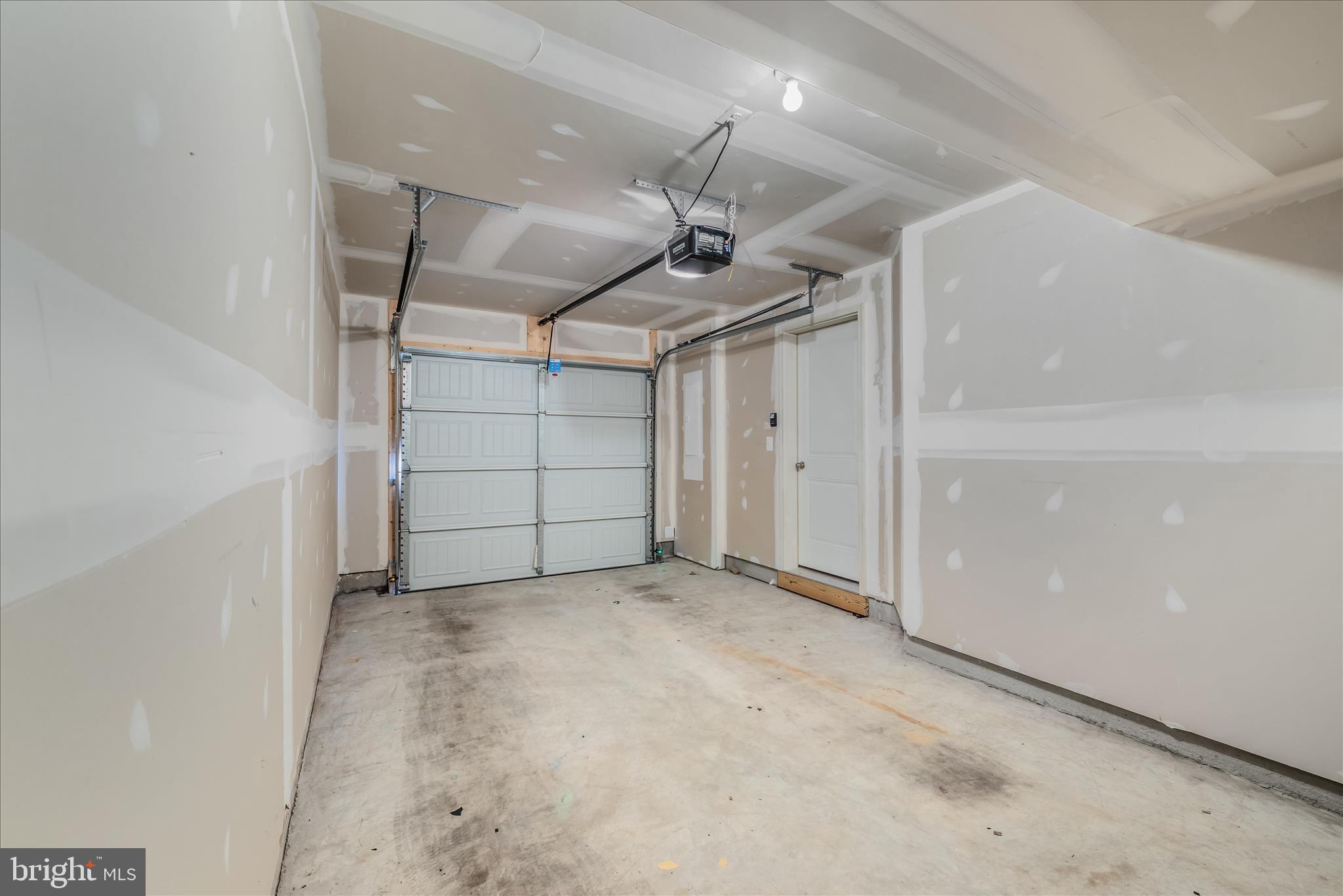 OVERLOOK AT RIVERSIDE TOWNHOMES - Residential