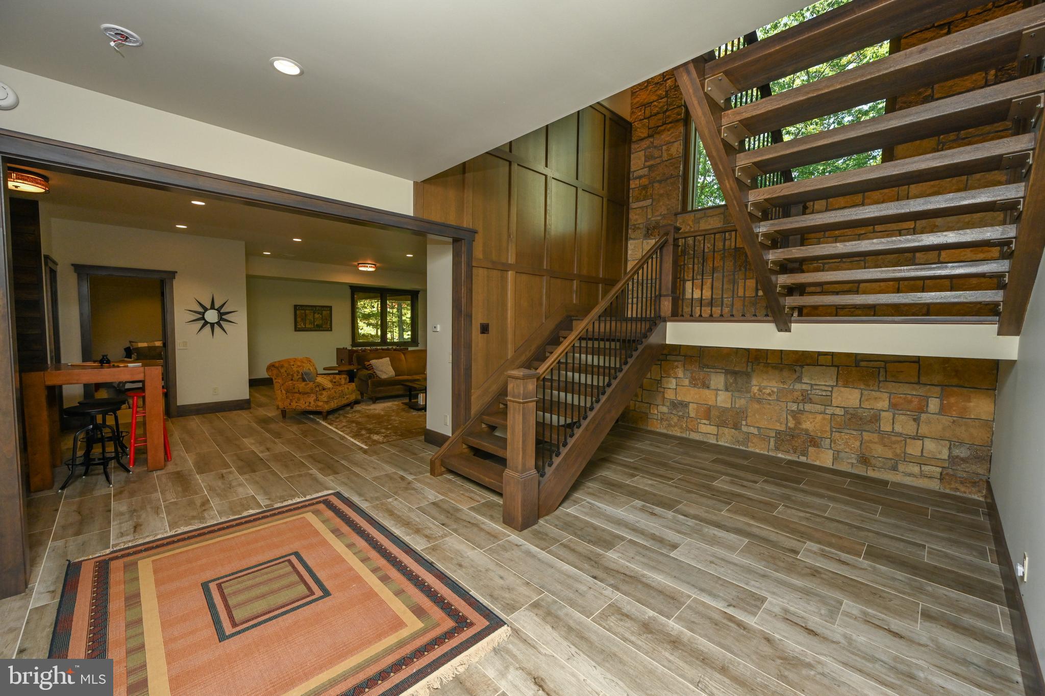 THOUSAND ACRES - Residential