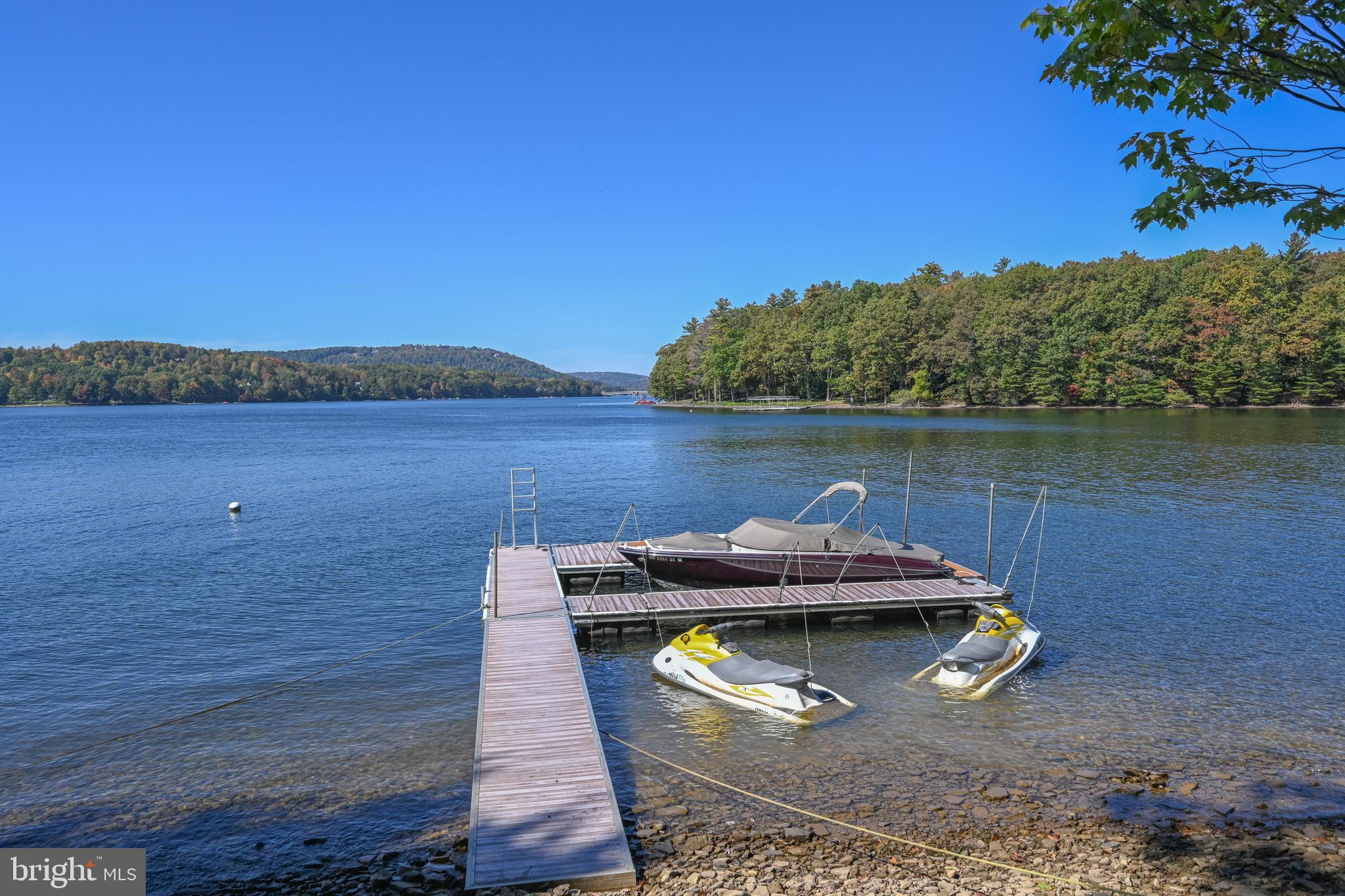 THOUSAND ACRES - Residential