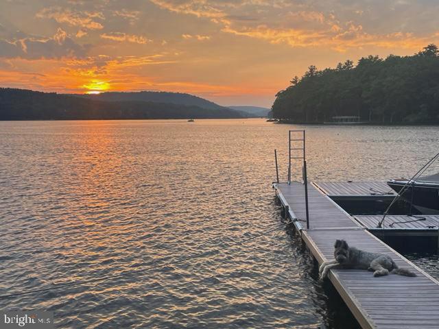 THOUSAND ACRES - Residential