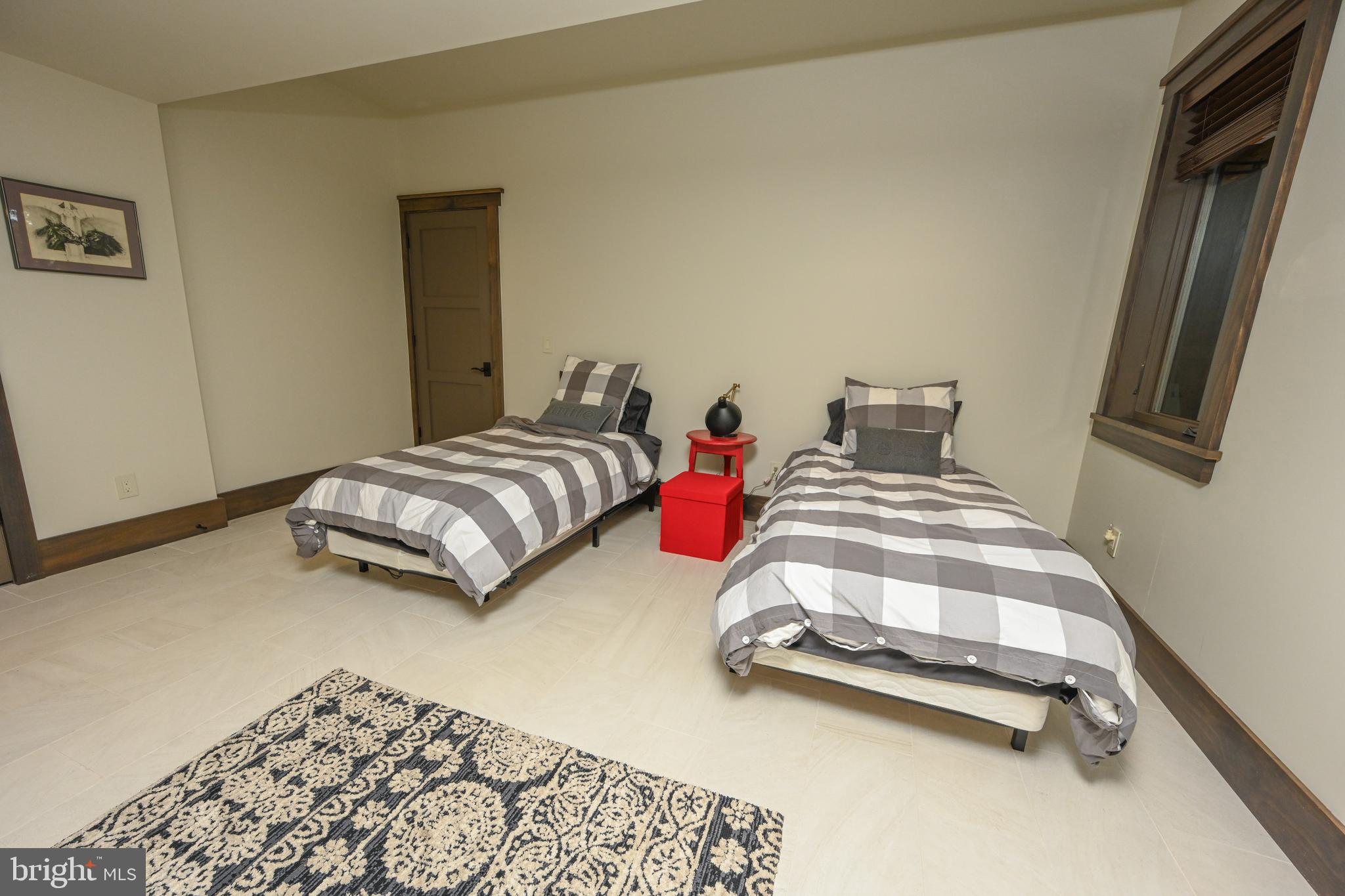 THOUSAND ACRES - Residential