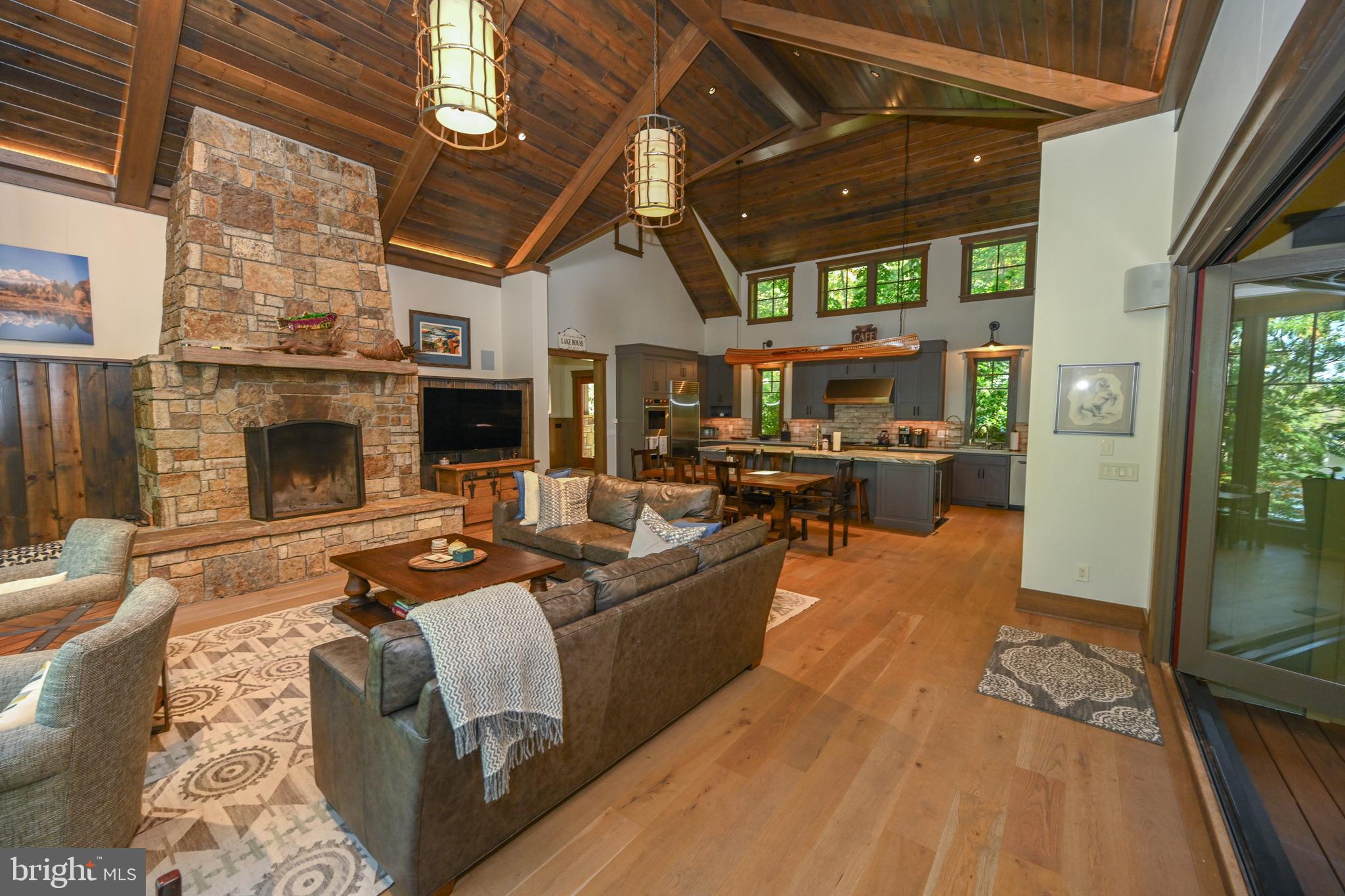 THOUSAND ACRES - Residential