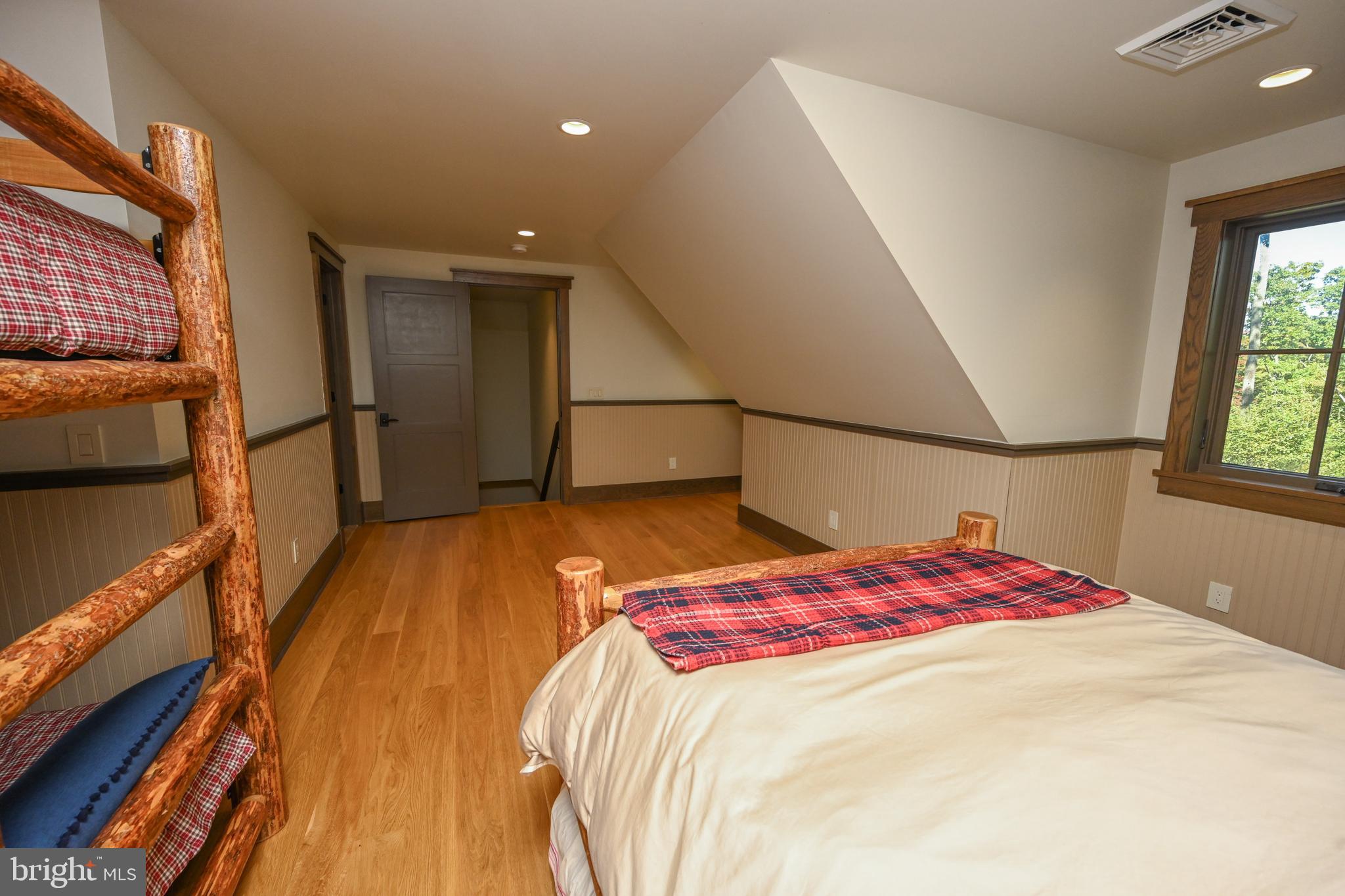 THOUSAND ACRES - Residential