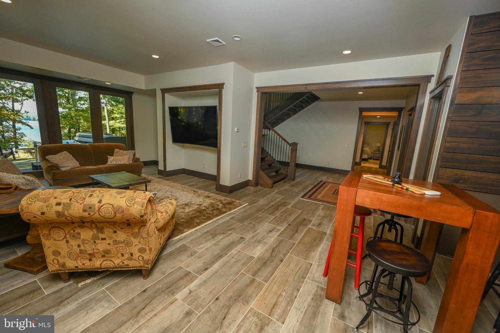 THOUSAND ACRES - Residential