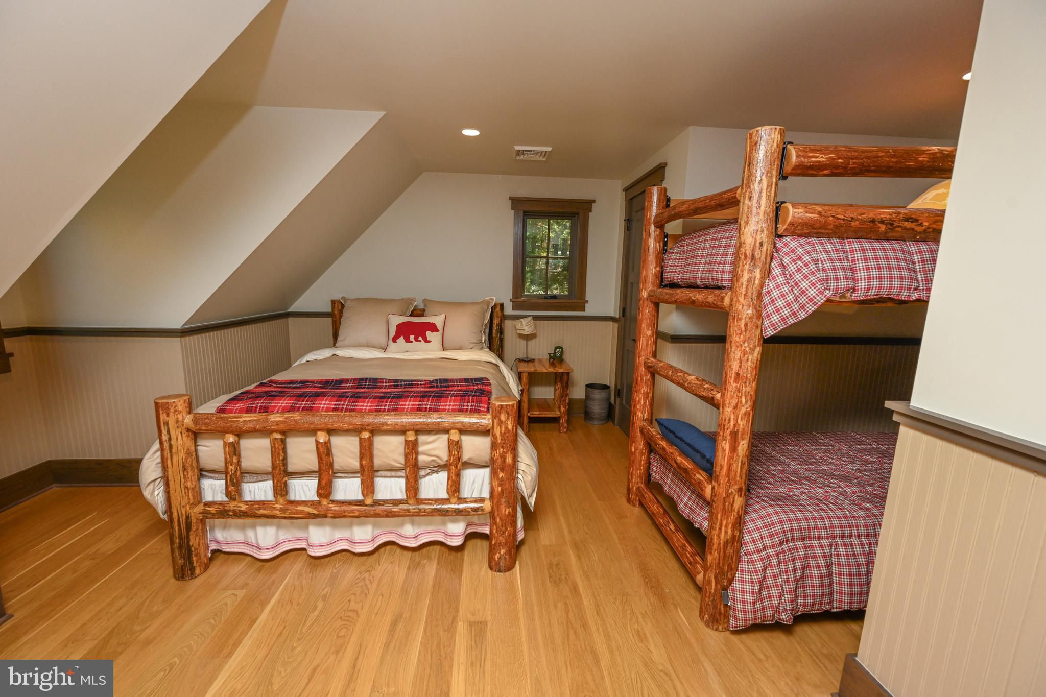 THOUSAND ACRES - Residential