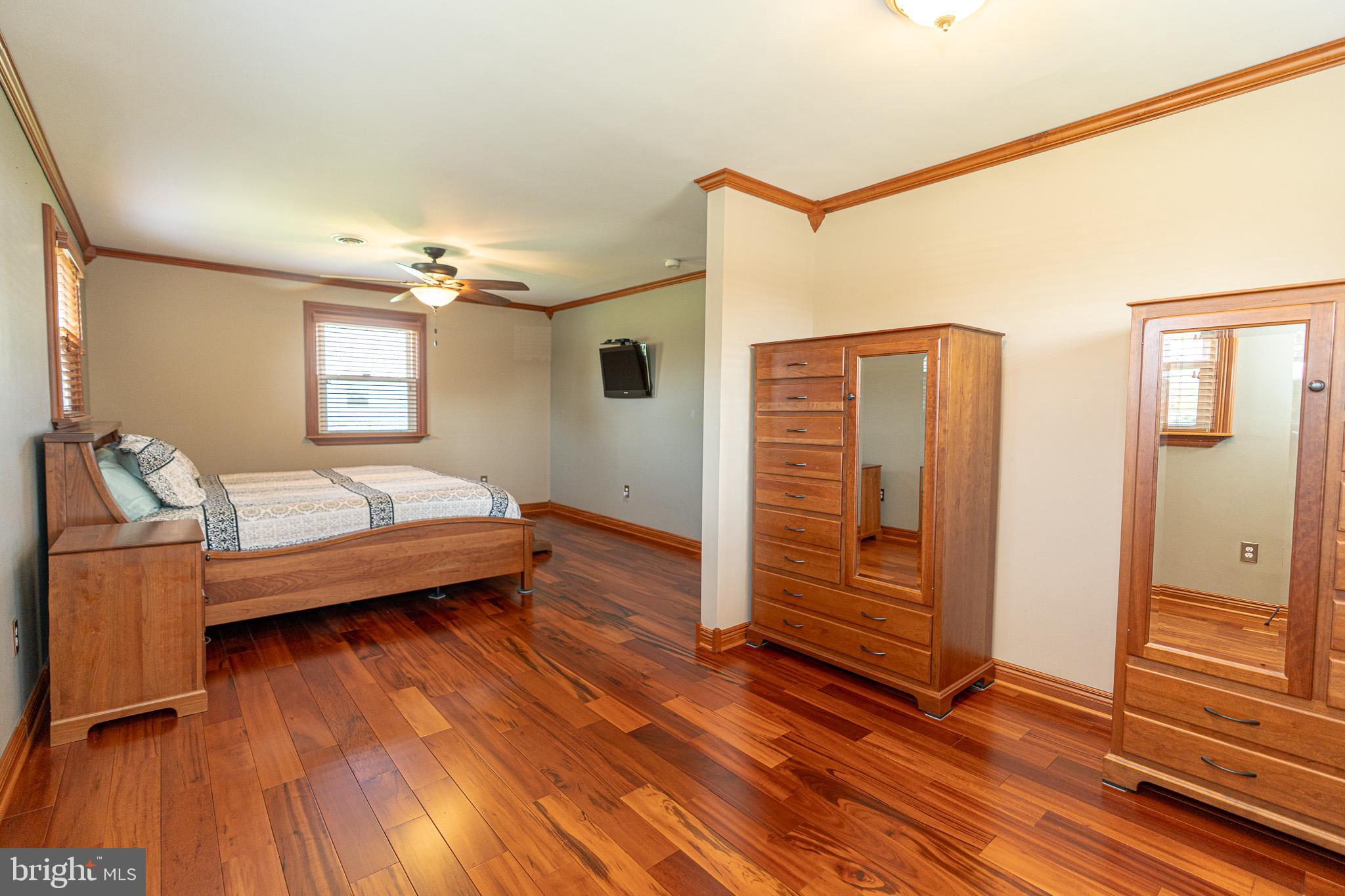LODGE FOREST MANOR - Residential