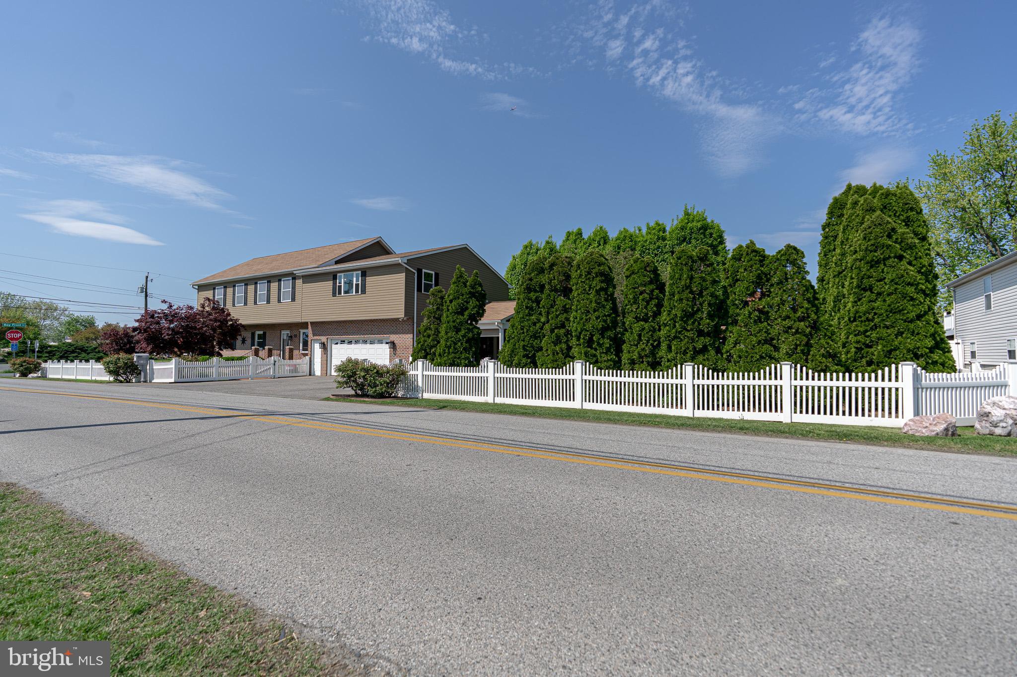 LODGE FOREST MANOR - Residential
