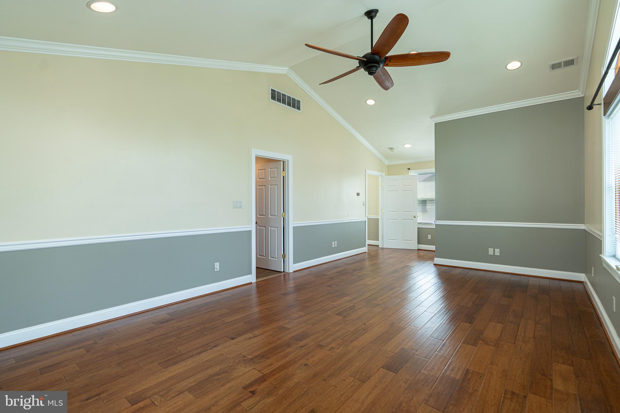 LODGE FOREST MANOR - Residential