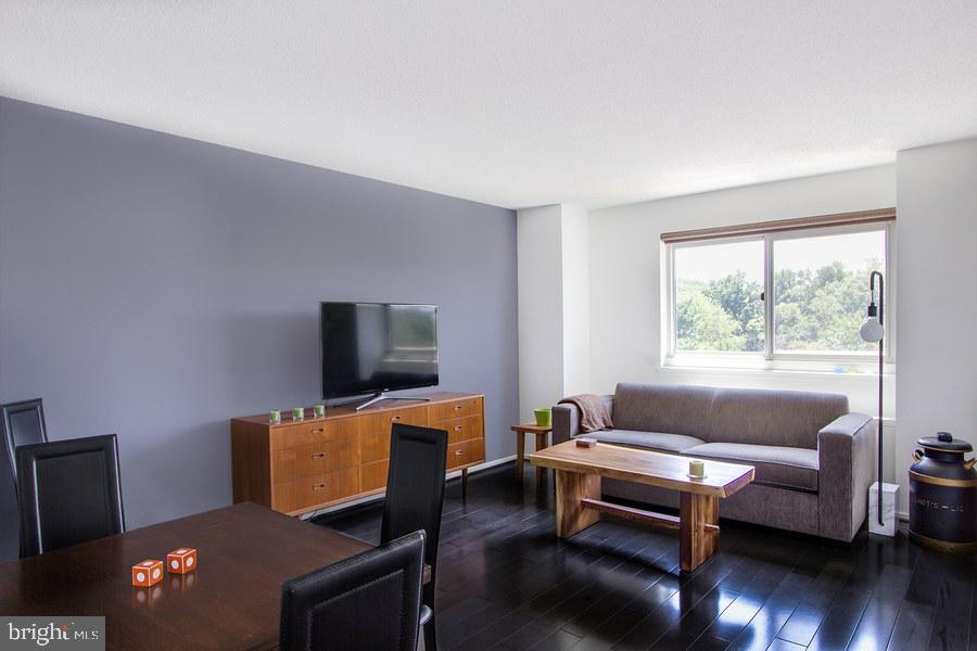 PARC EAST - Residential Lease