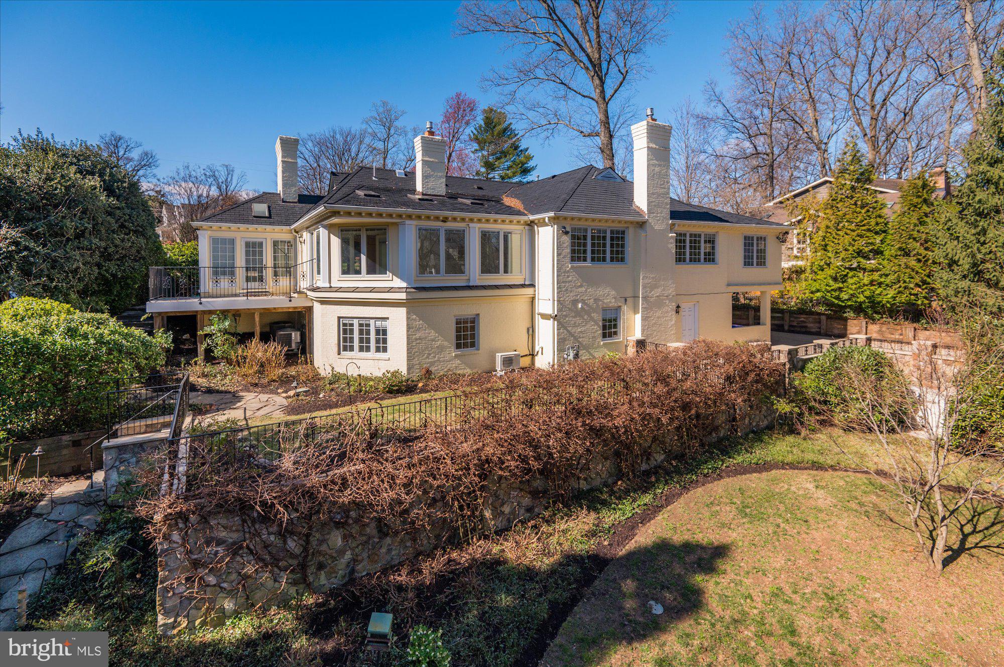 COUNTRY CLUB HILLS - Residential