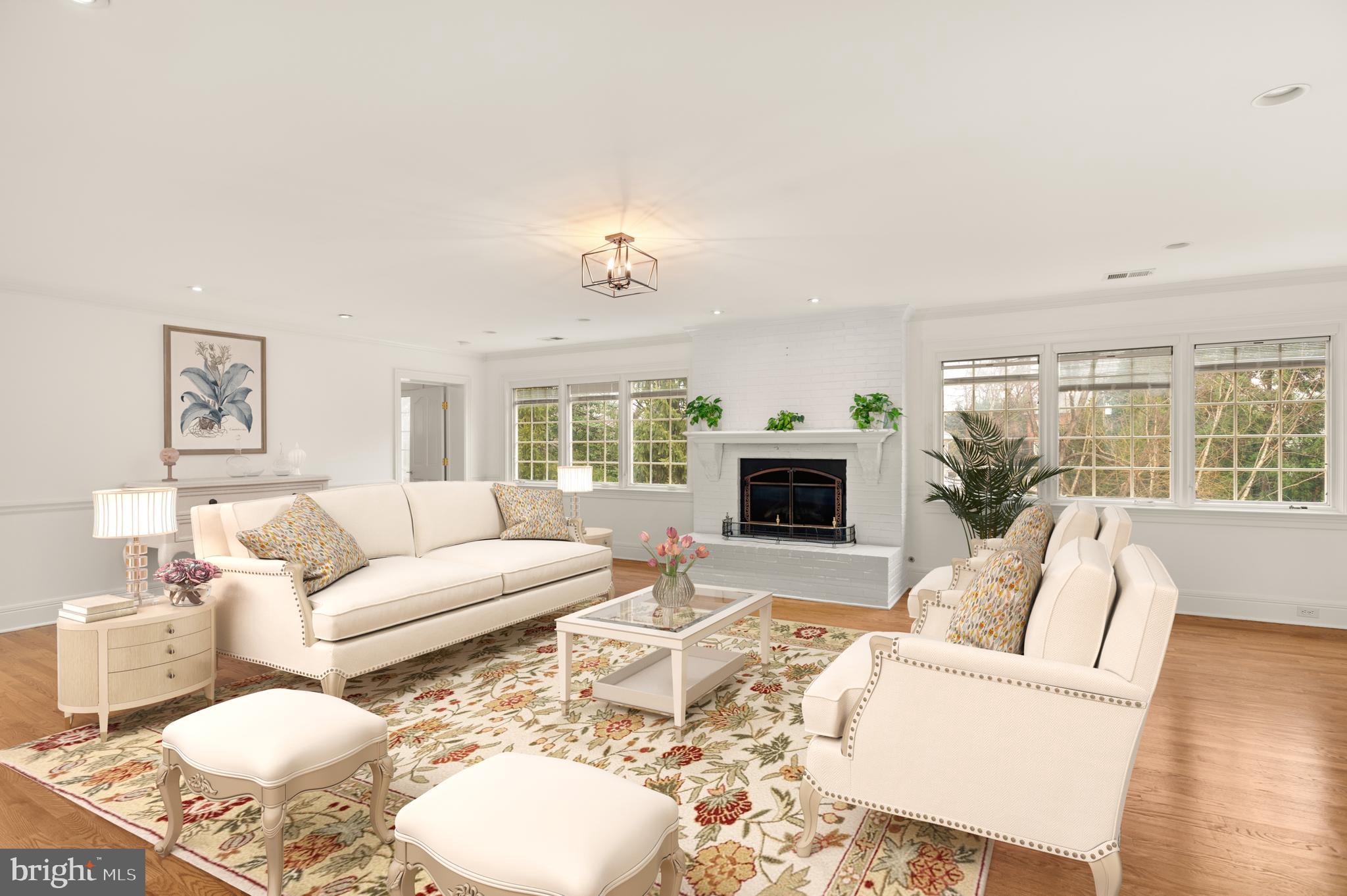 COUNTRY CLUB HILLS - Residential