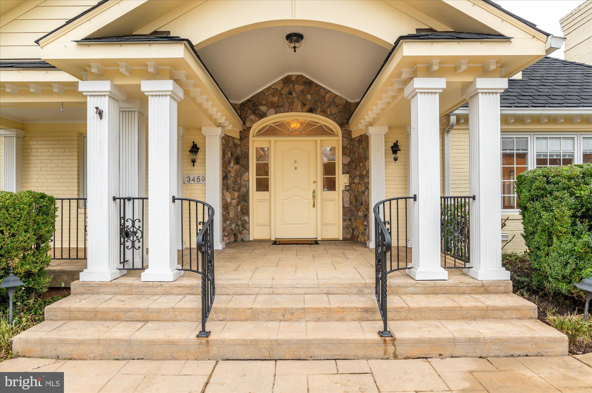 COUNTRY CLUB HILLS - Residential