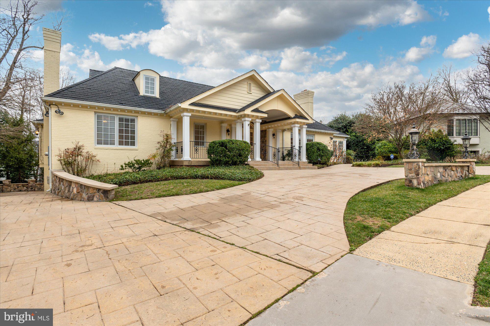 COUNTRY CLUB HILLS - Residential