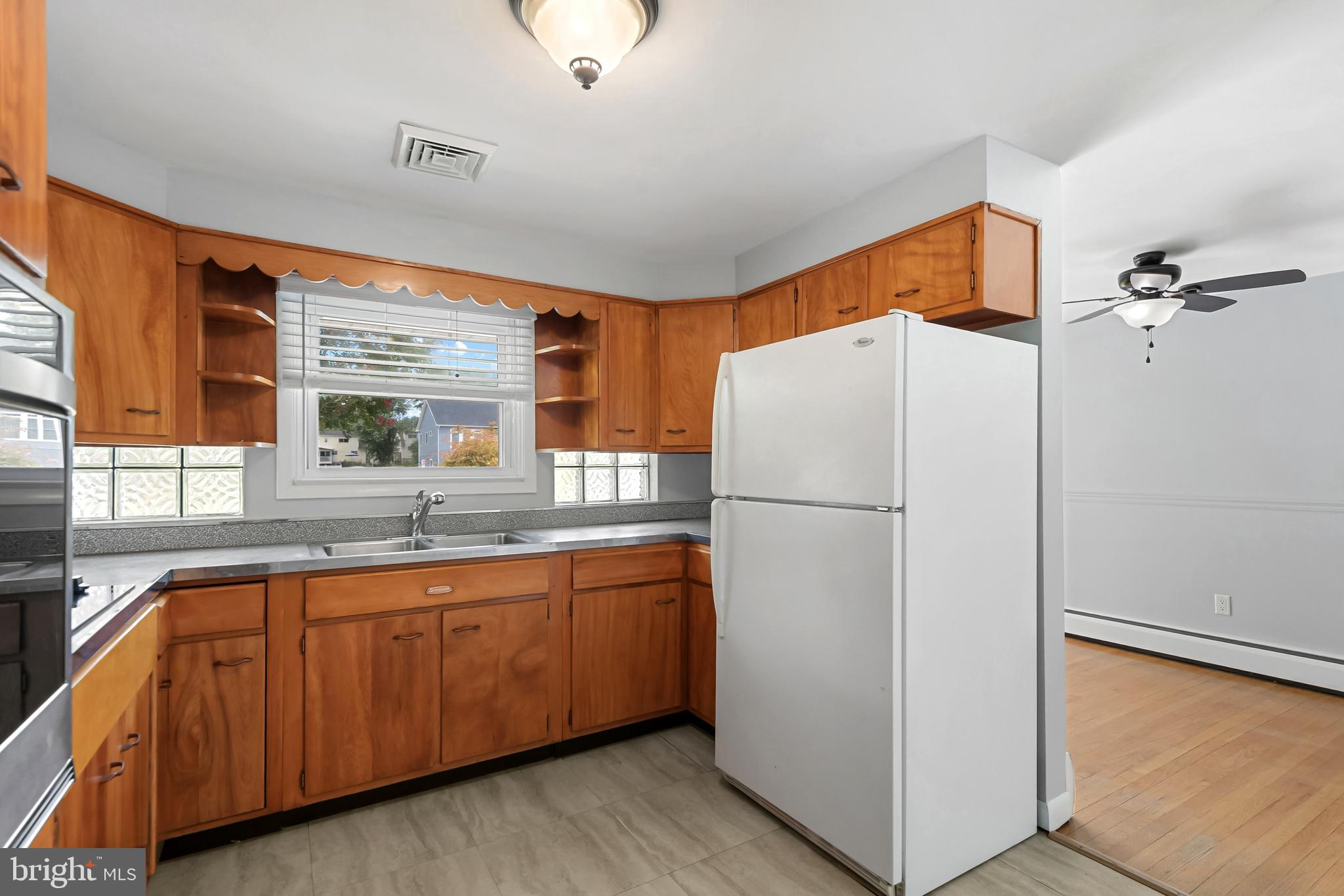 PERRY HALL - Residential