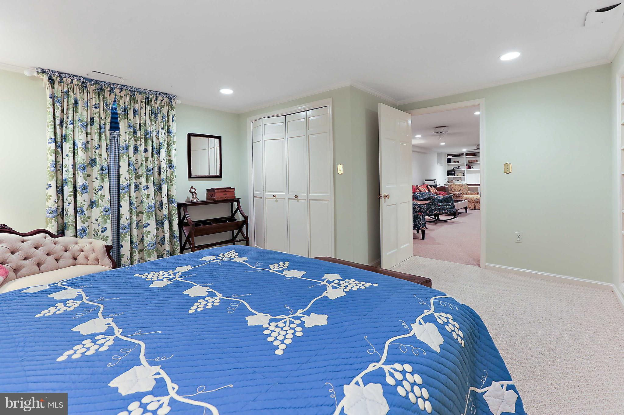 FOUR WINDS/RUXTON - Residential