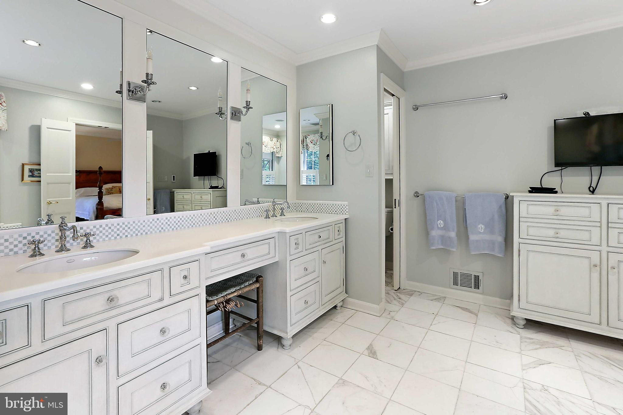 FOUR WINDS/RUXTON - Residential