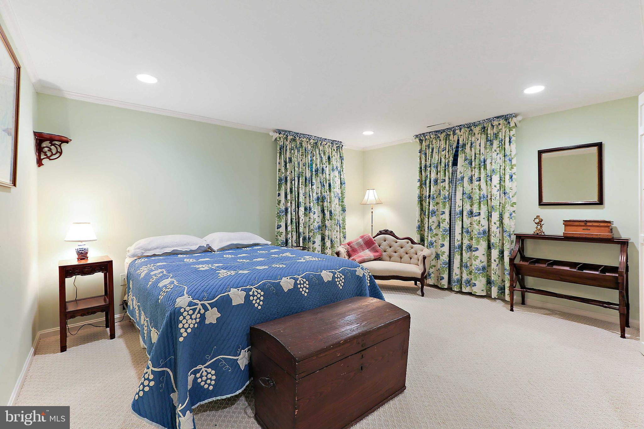 FOUR WINDS/RUXTON - Residential