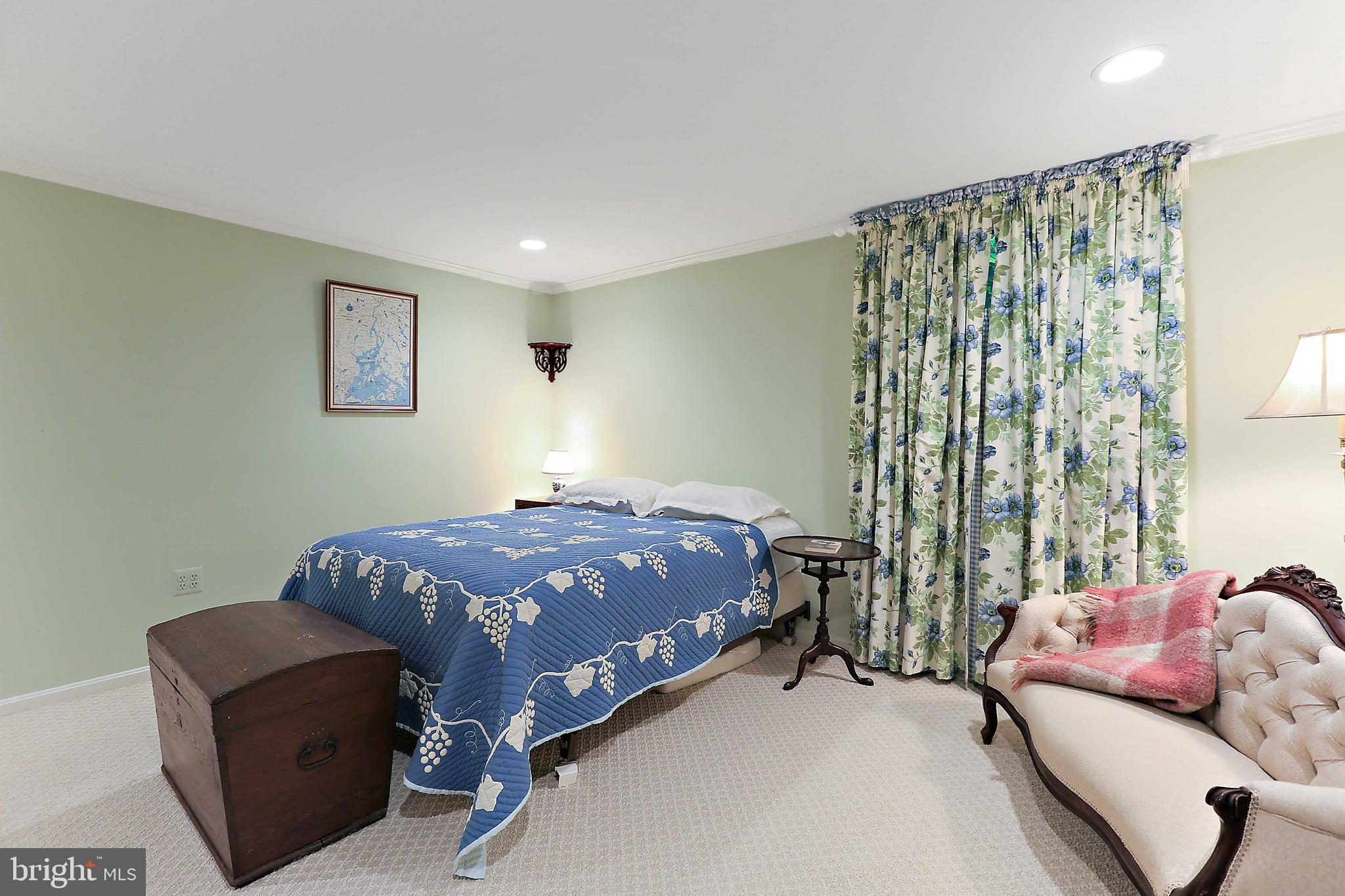 FOUR WINDS/RUXTON - Residential