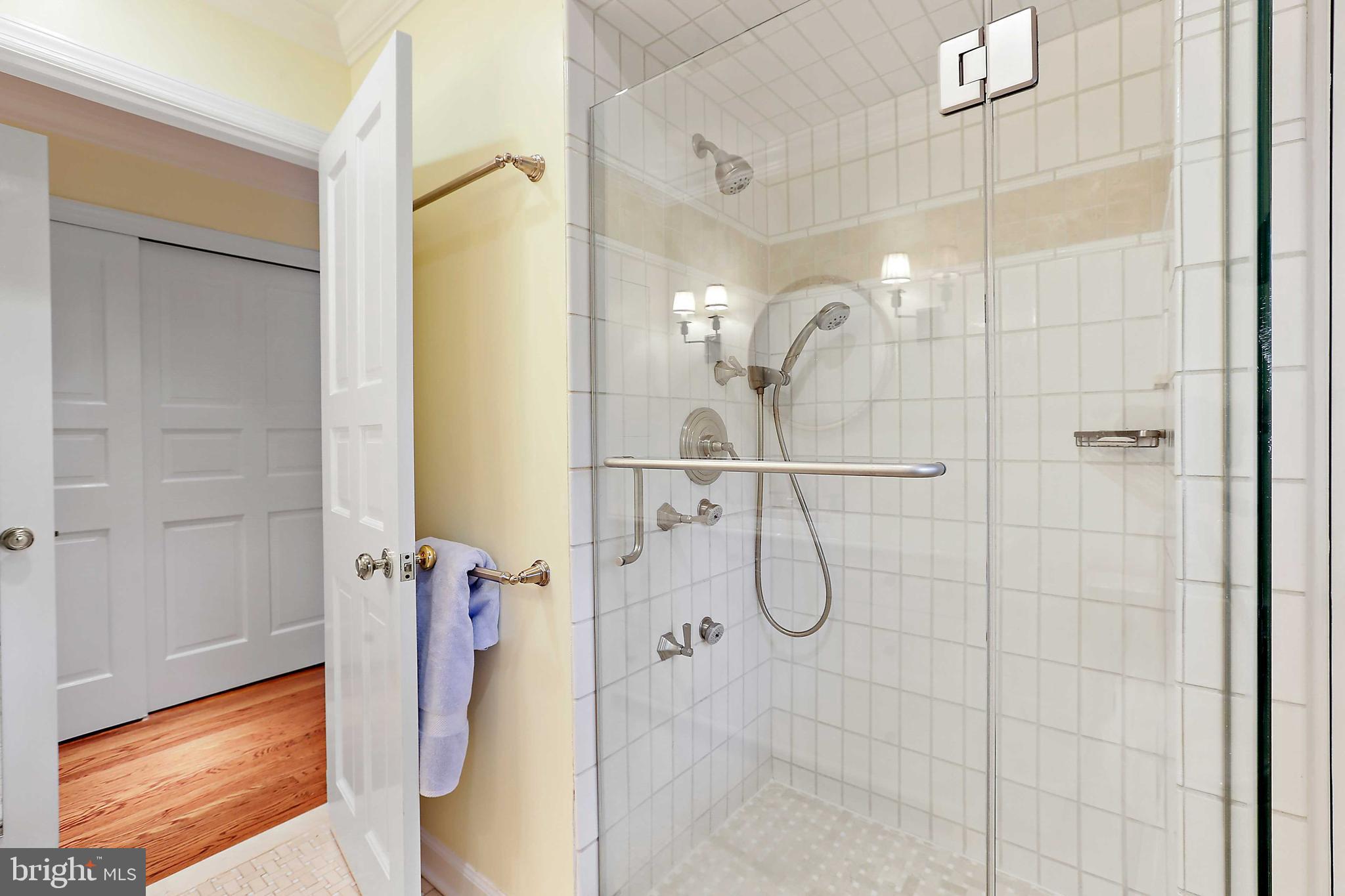 FOUR WINDS/RUXTON - Residential