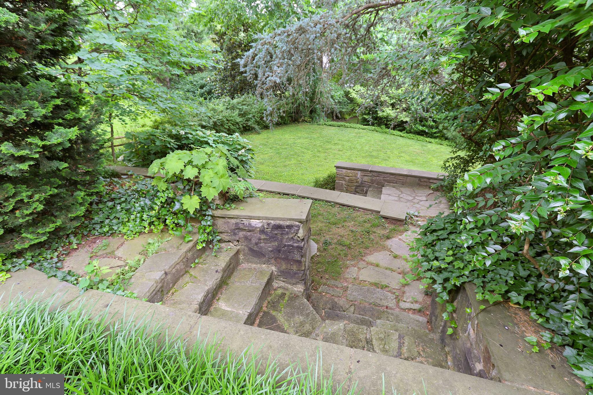 FOUR WINDS/RUXTON - Residential