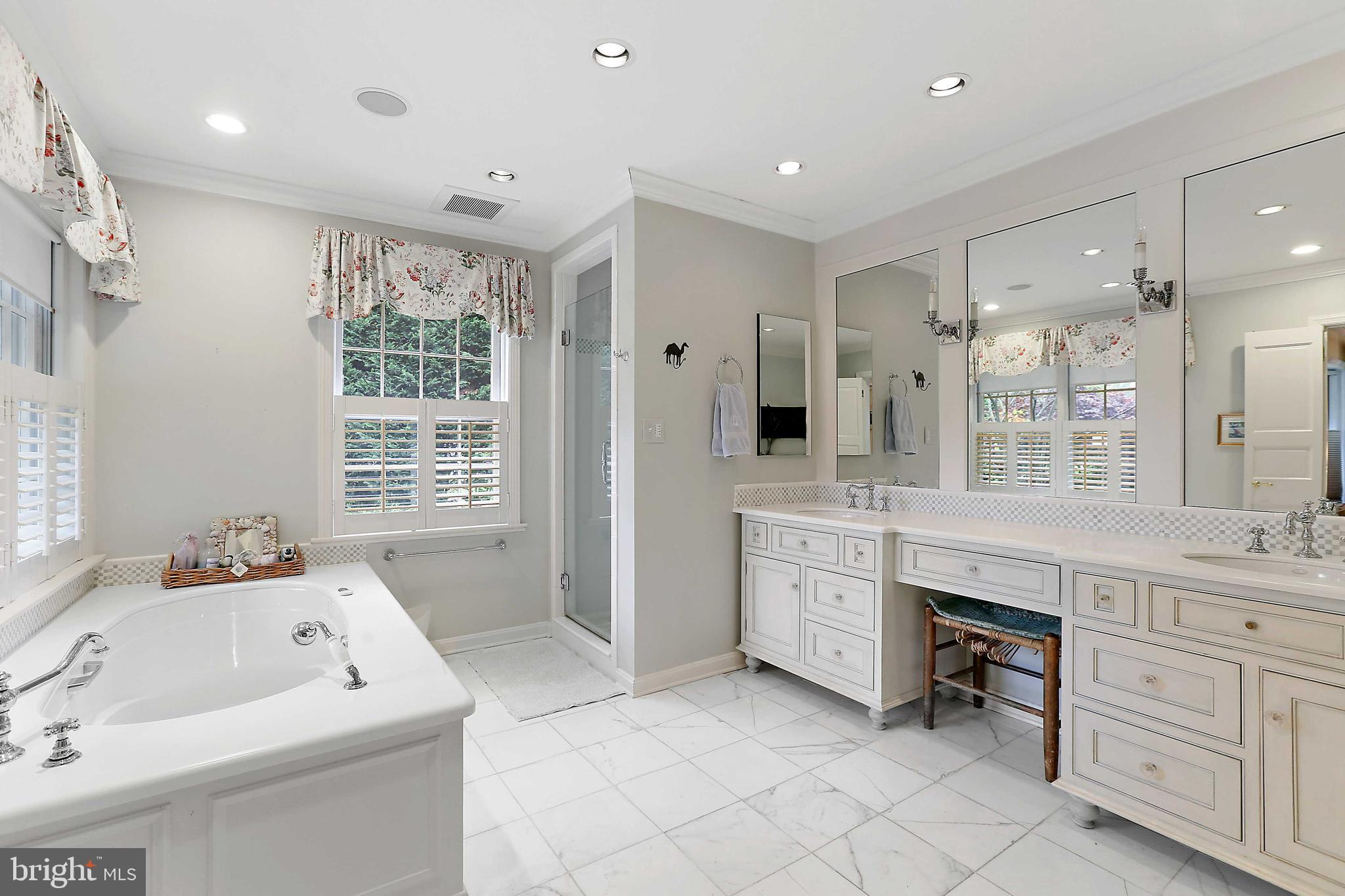 FOUR WINDS/RUXTON - Residential