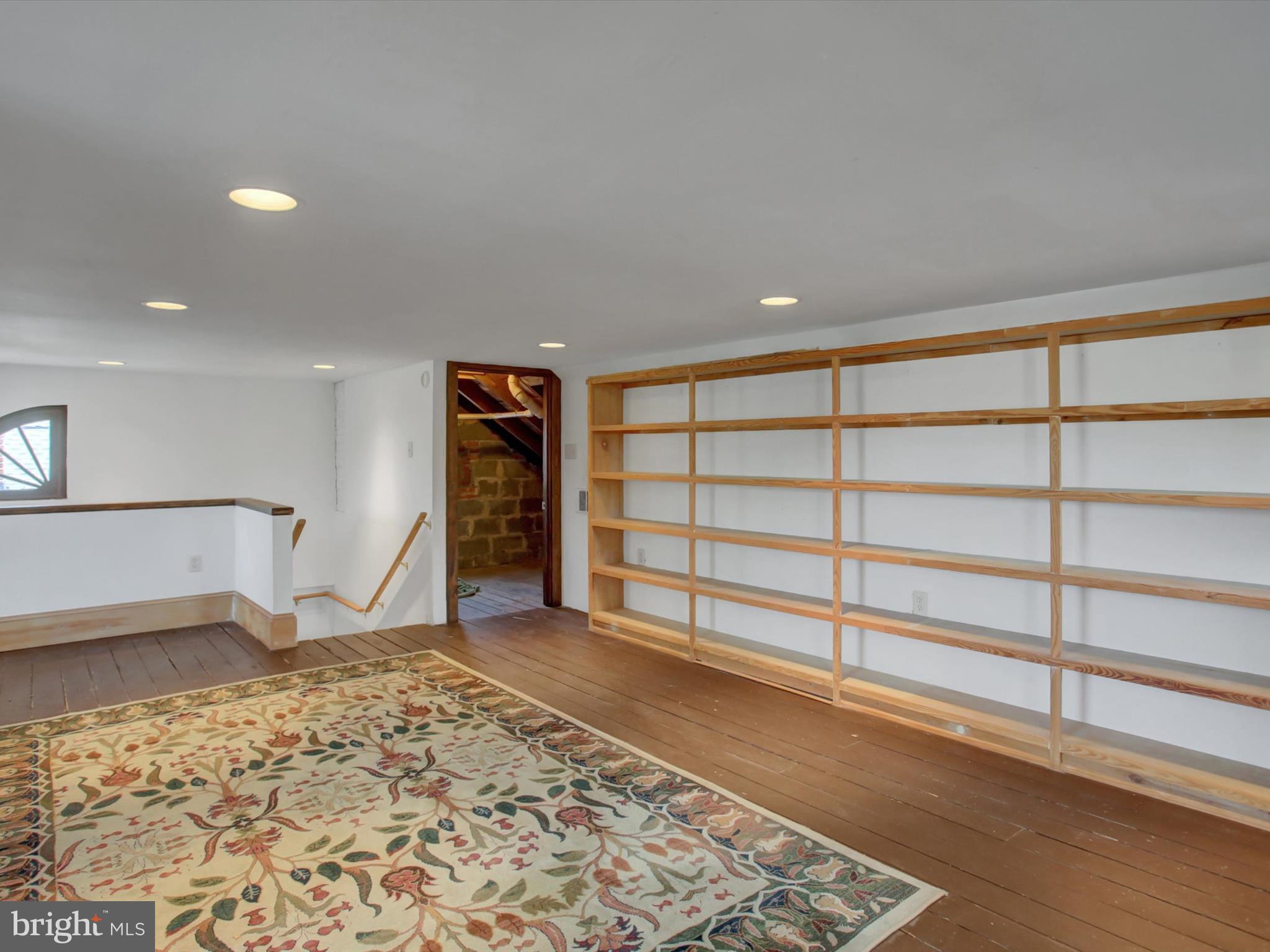 OAK HILL - Residential