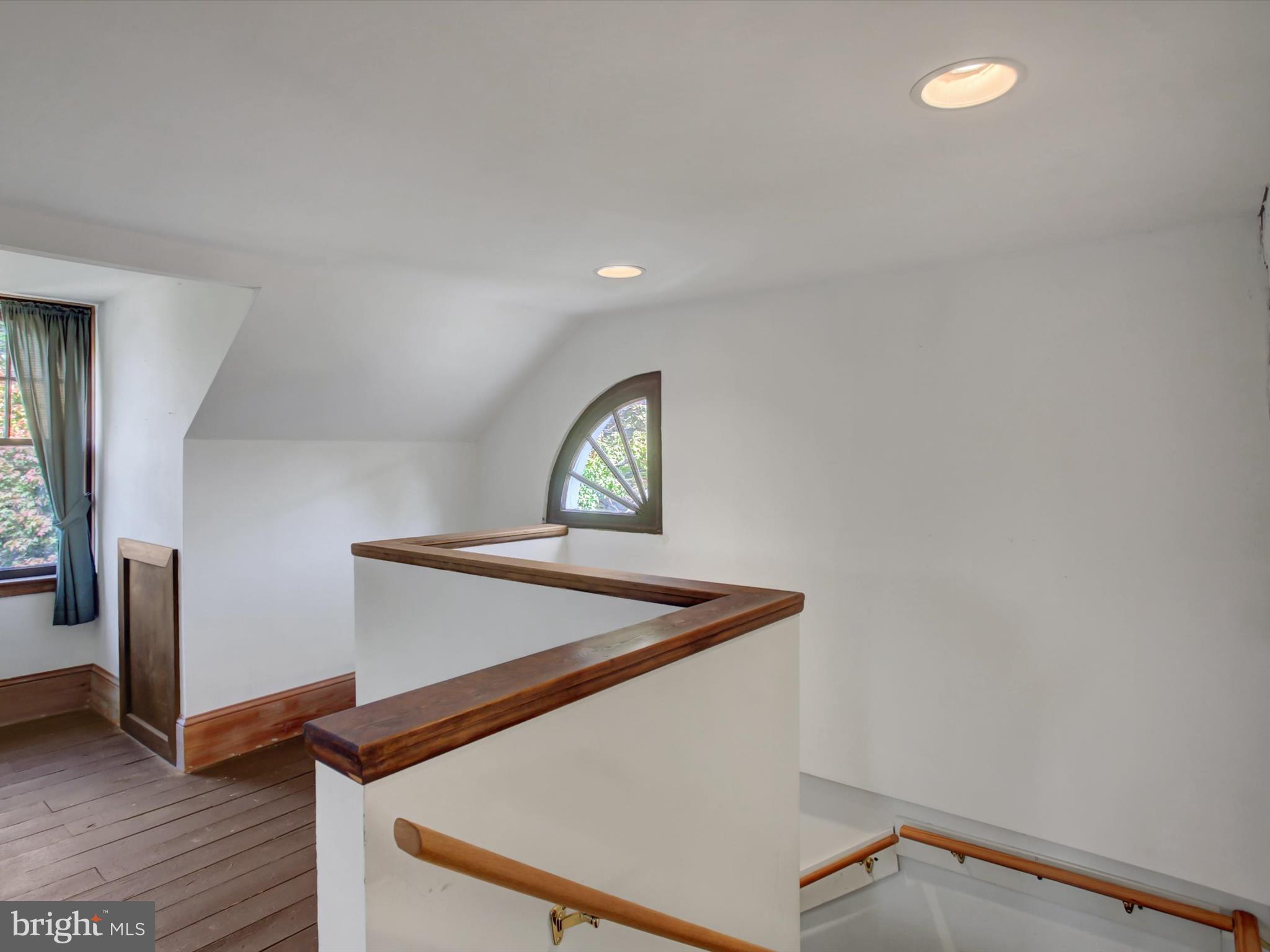 OAK HILL - Residential