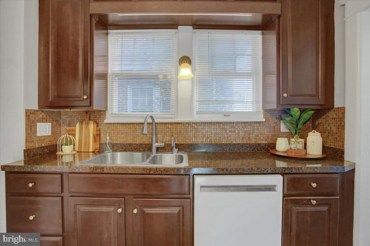 OAK HILL - Residential