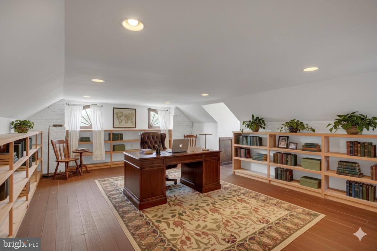 OAK HILL - Residential