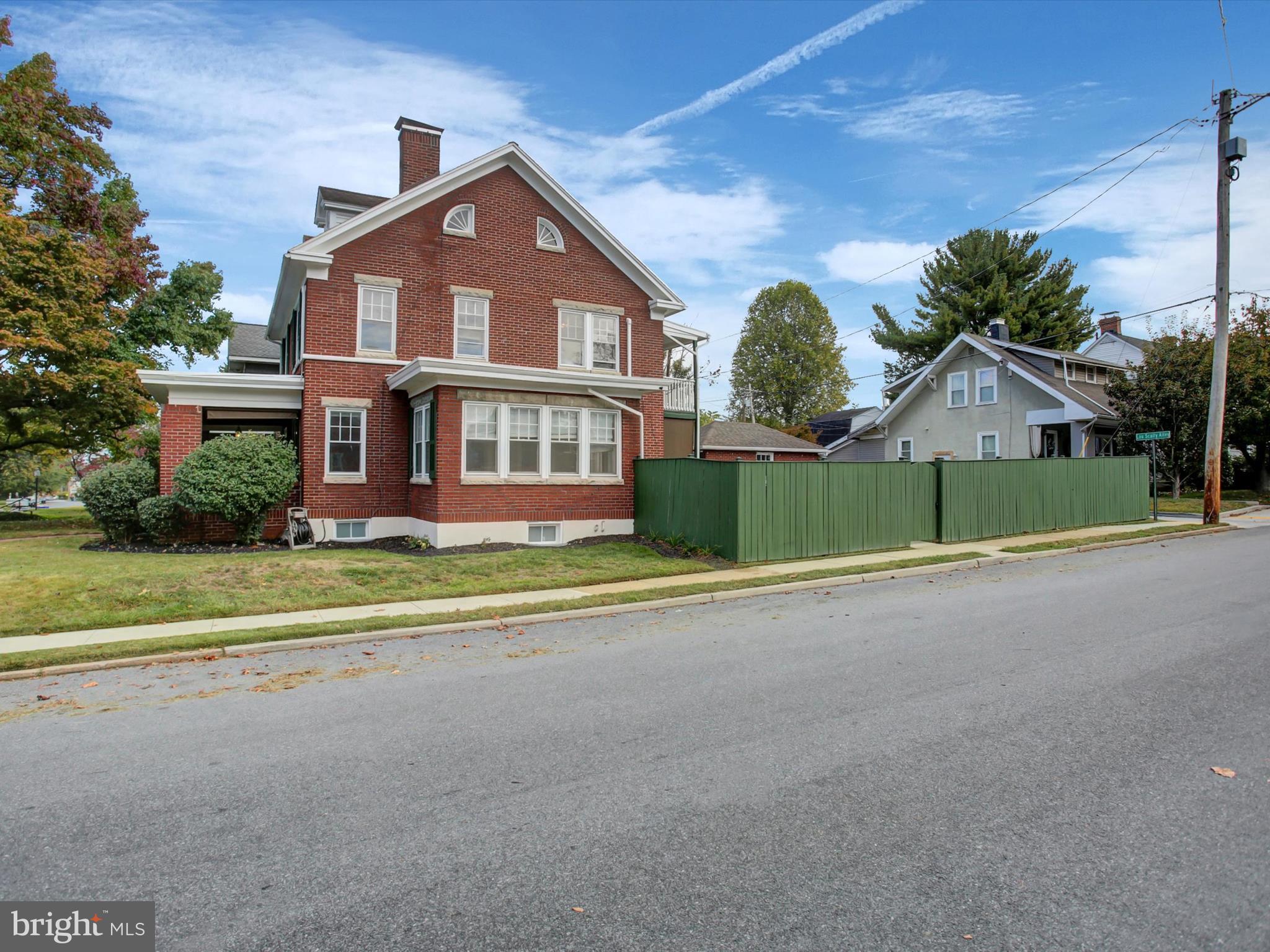 OAK HILL - Residential