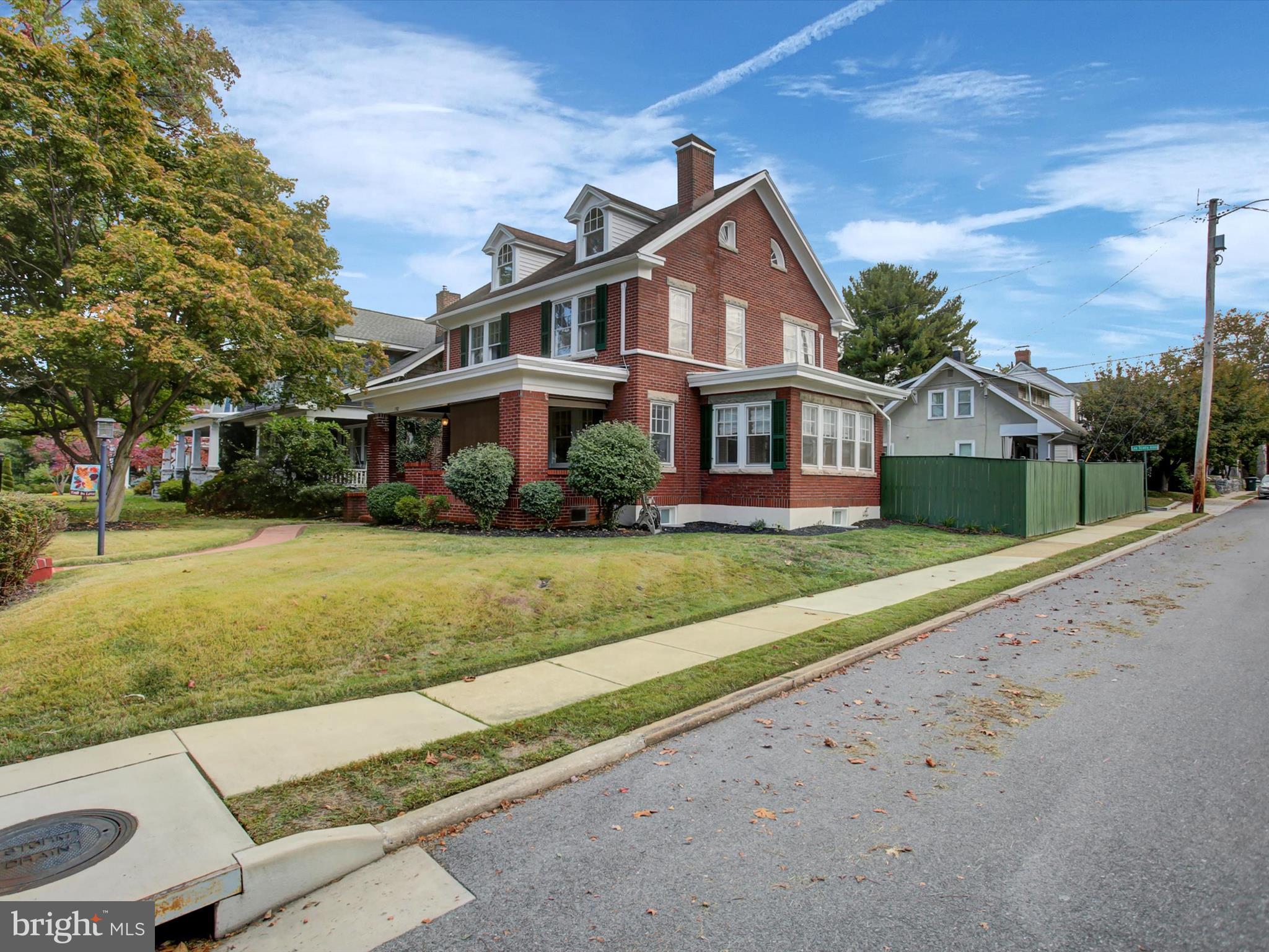 OAK HILL - Residential