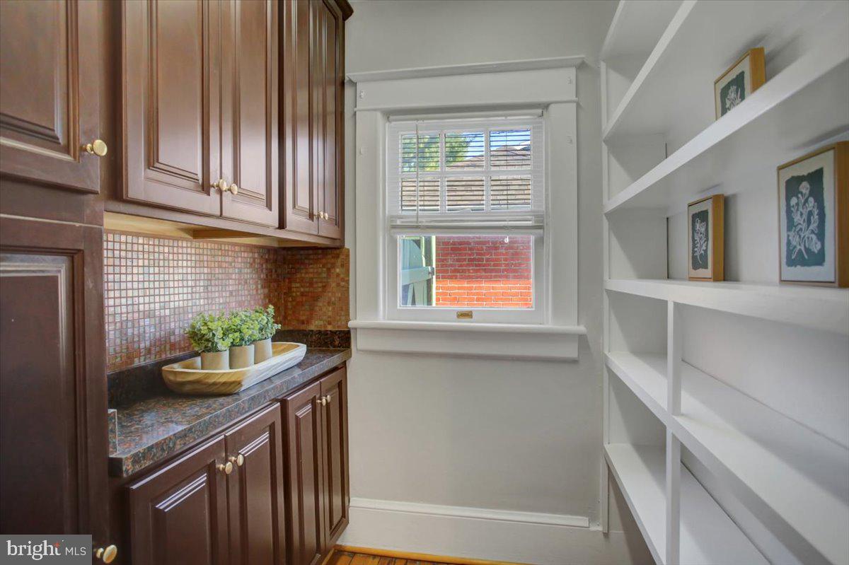 OAK HILL - Residential