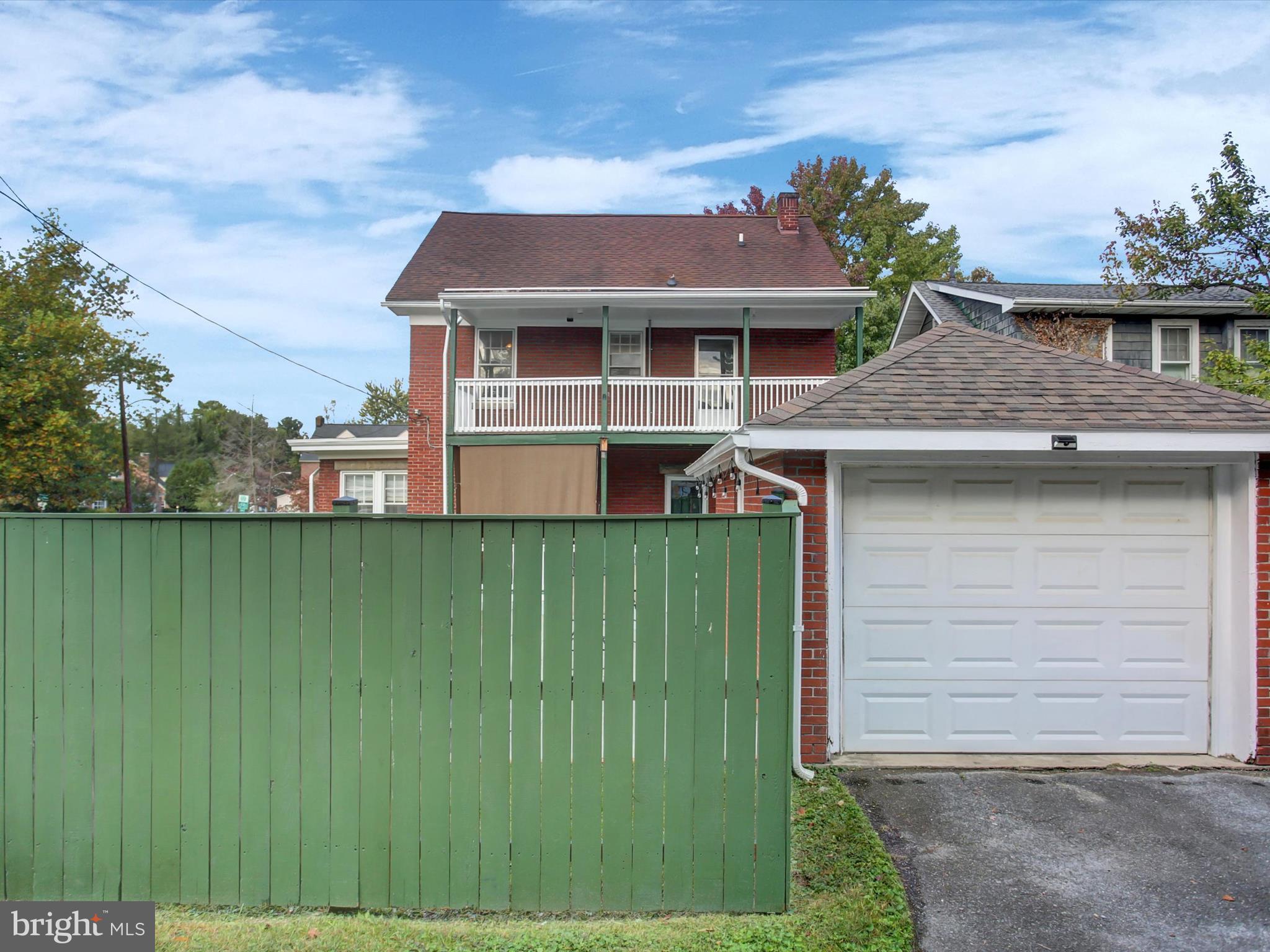 OAK HILL - Residential