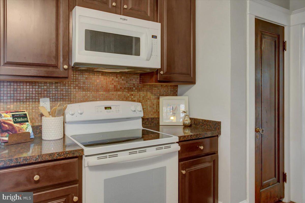 OAK HILL - Residential