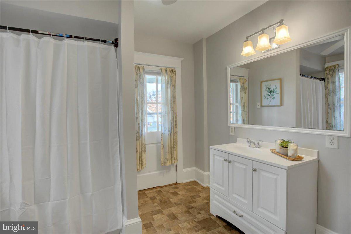 OAK HILL - Residential