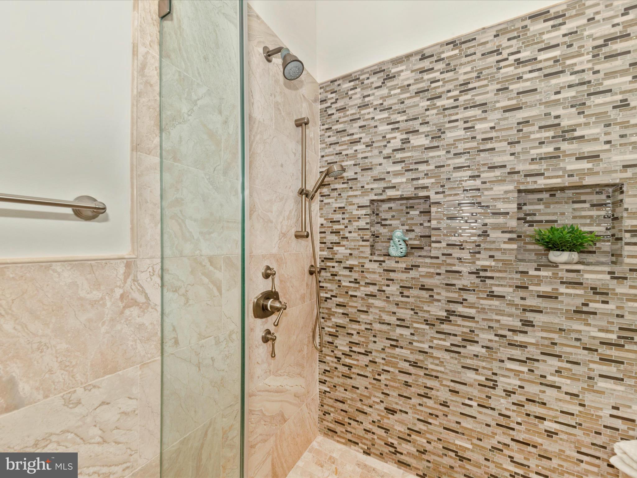 DEVONSHIRE EAST - Residential