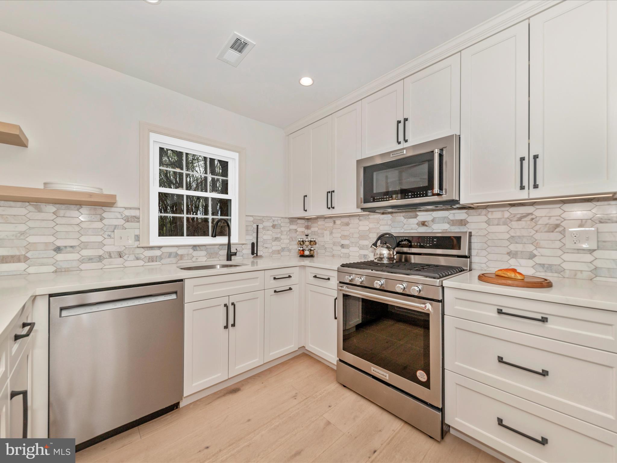 DEVONSHIRE EAST - Residential