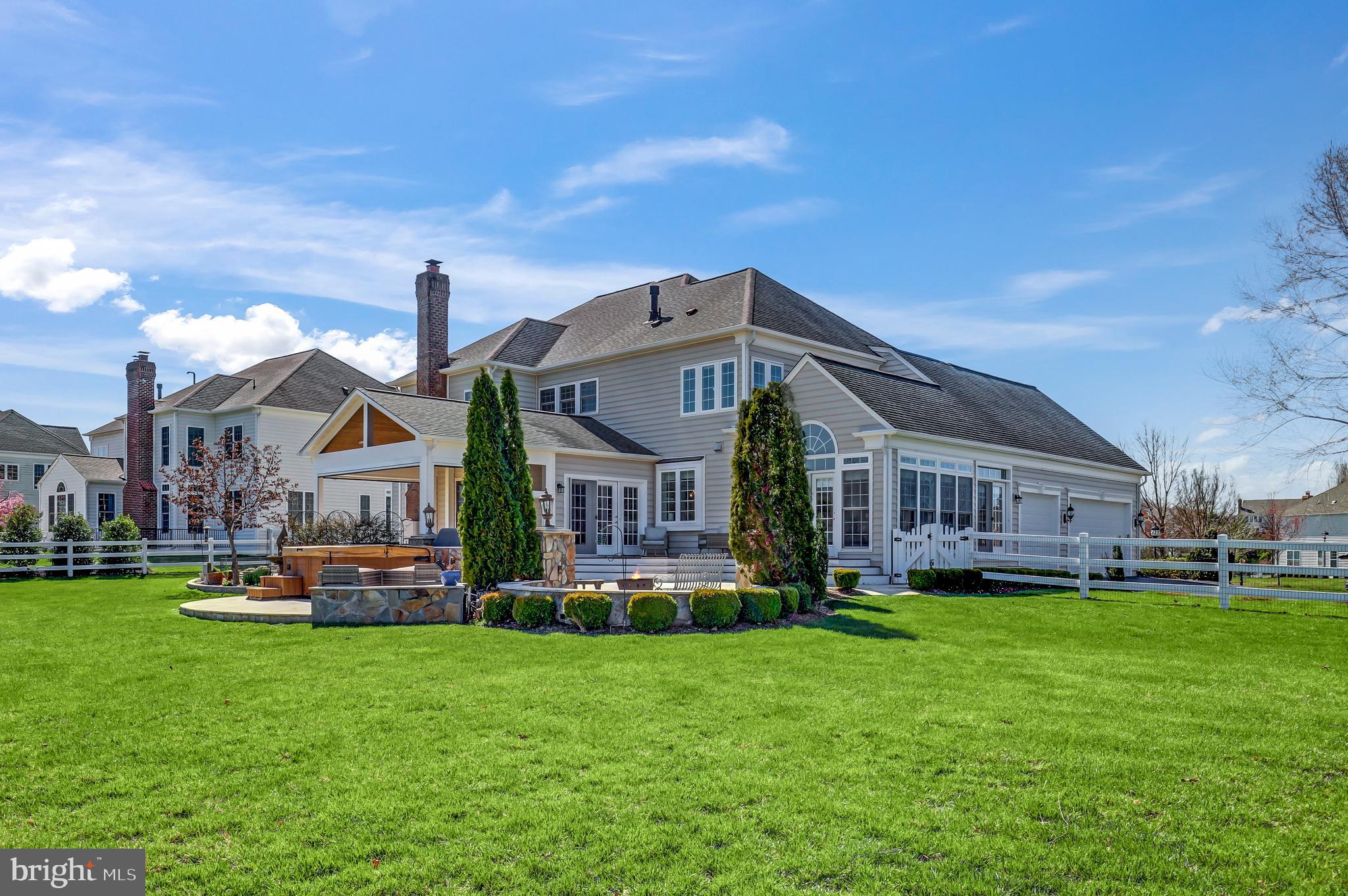 RED CEDAR - Residential