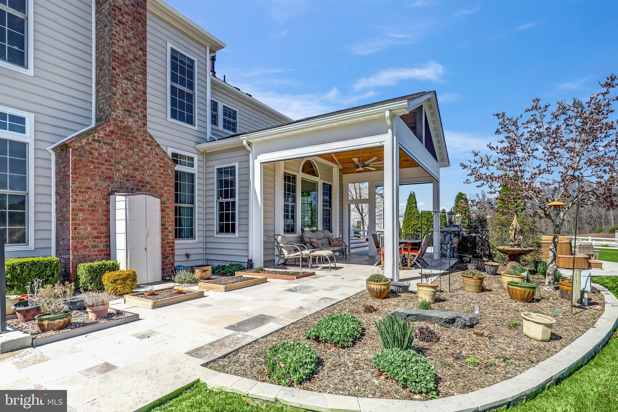 RED CEDAR - Residential